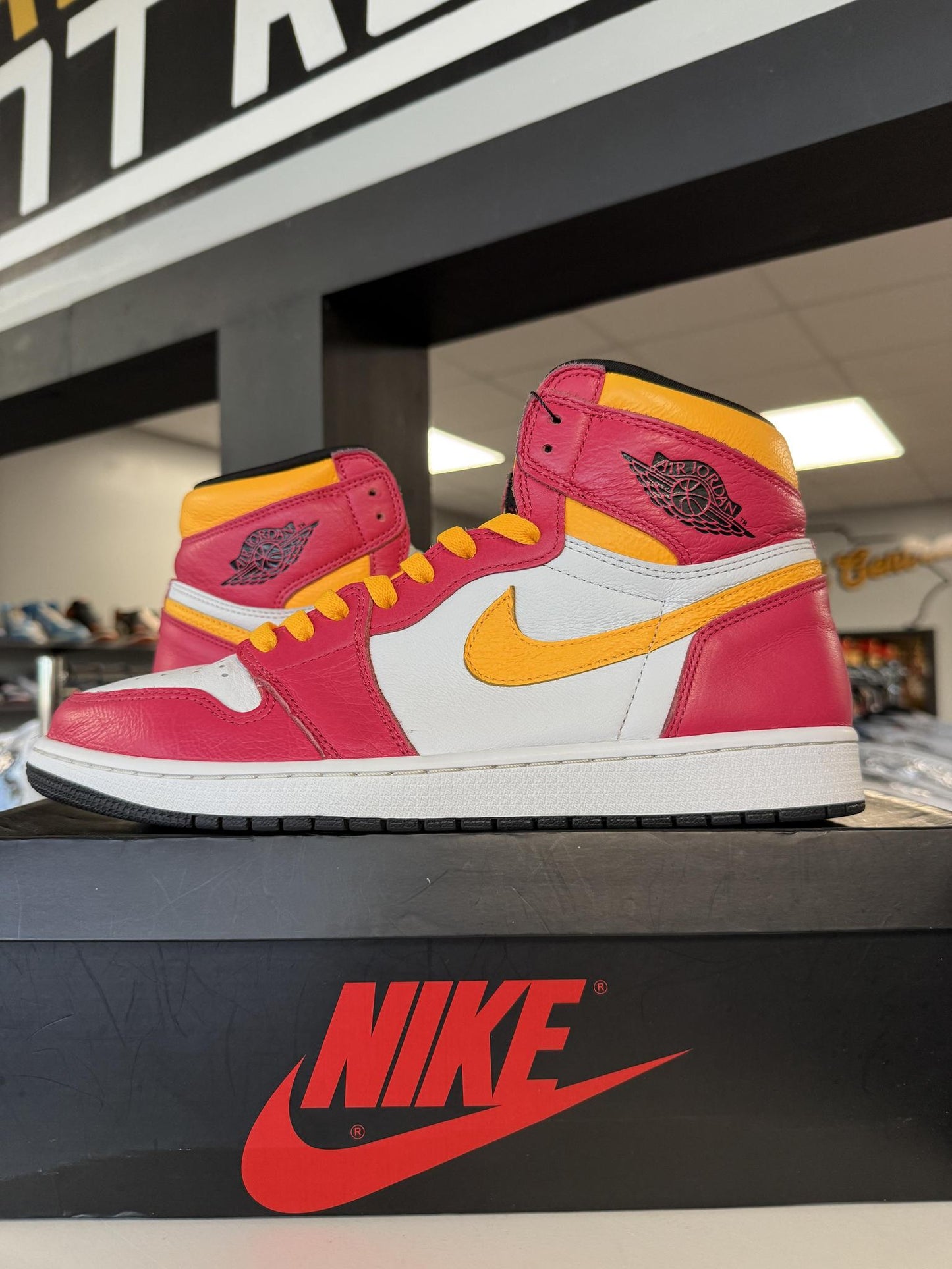 Jordan 1 "Light Fusion Red" Used Size 12