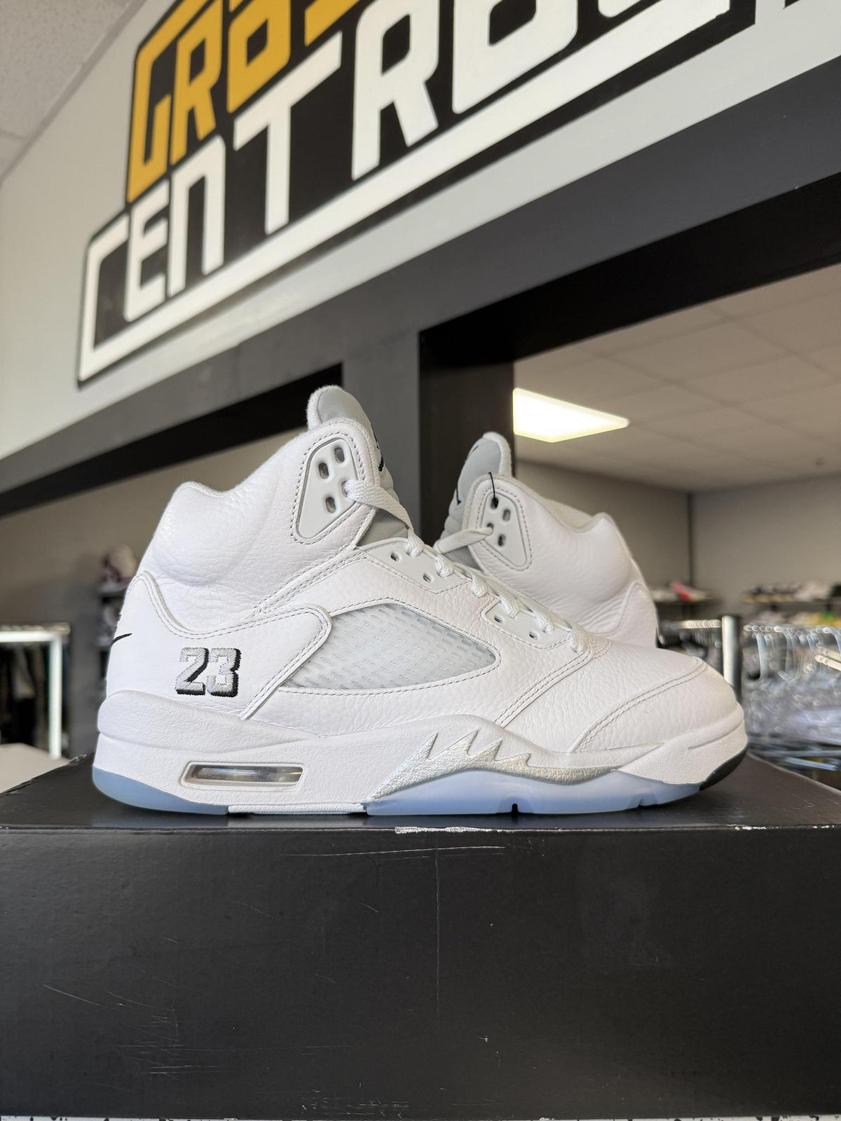 Jordan 5 "White Metallic" Used Size 8.5