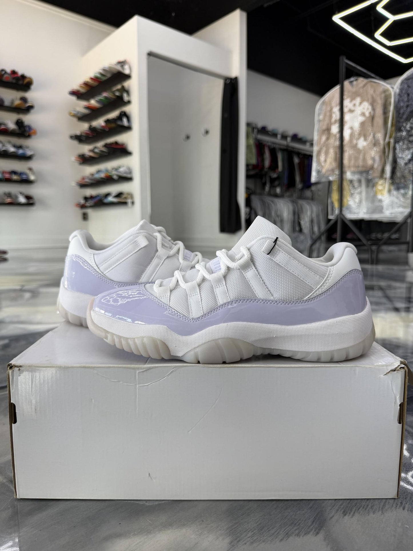 Jordan 11 "Pure Violet" Used Size 10W/8.5M