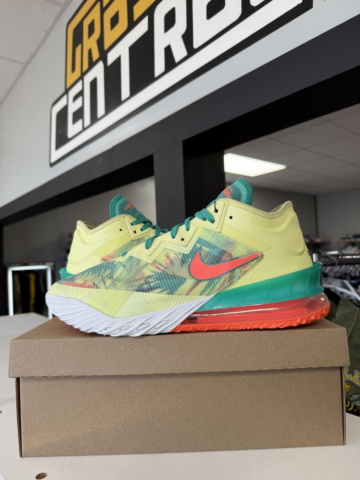 Lebron 18 Low "Lebronald Palmer" Used Size 13