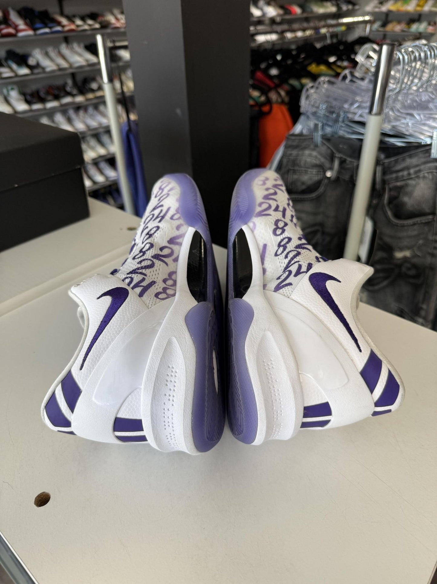 Kobe 8 "Court Purple" Used Size 12