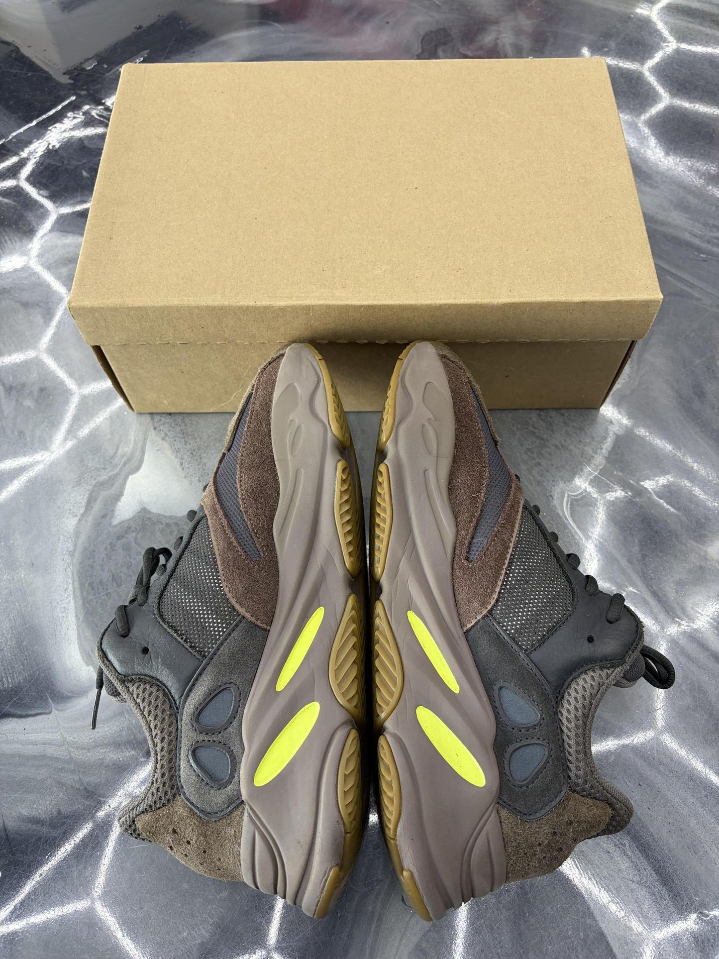 Yeezy 700 "Mauve" Used Size 12