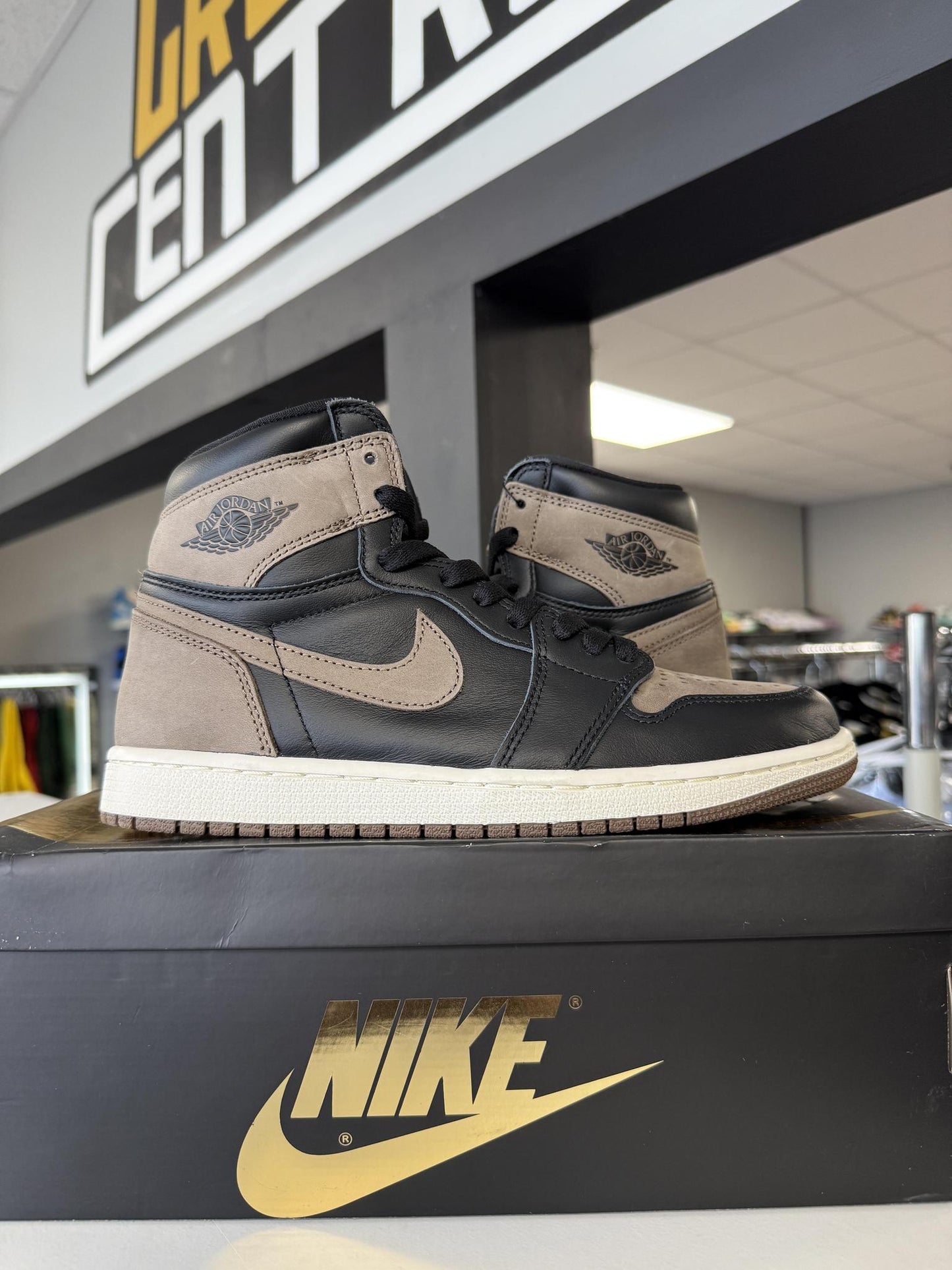 Jordan 1 "Palomino" Used Size 8