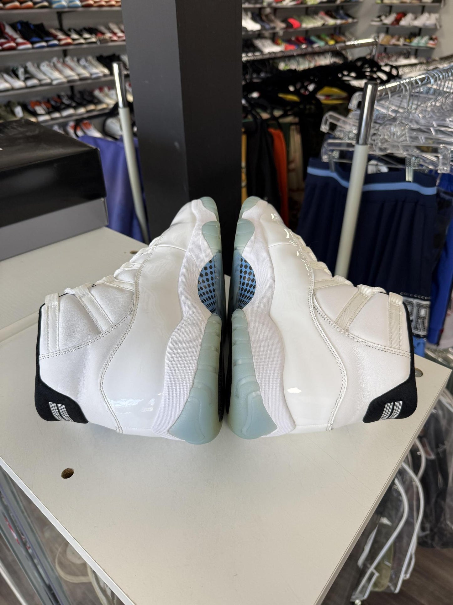 Jordan 11 "Legend Blue" Used Size 13