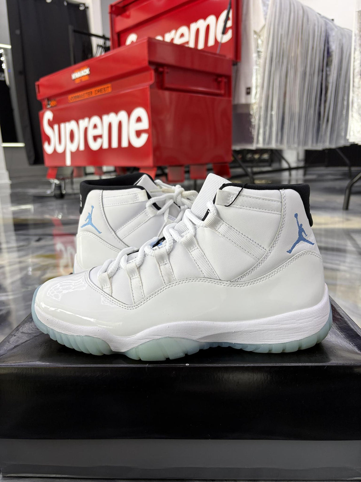 Jordan 11 "Legend Blue" Used Size 10