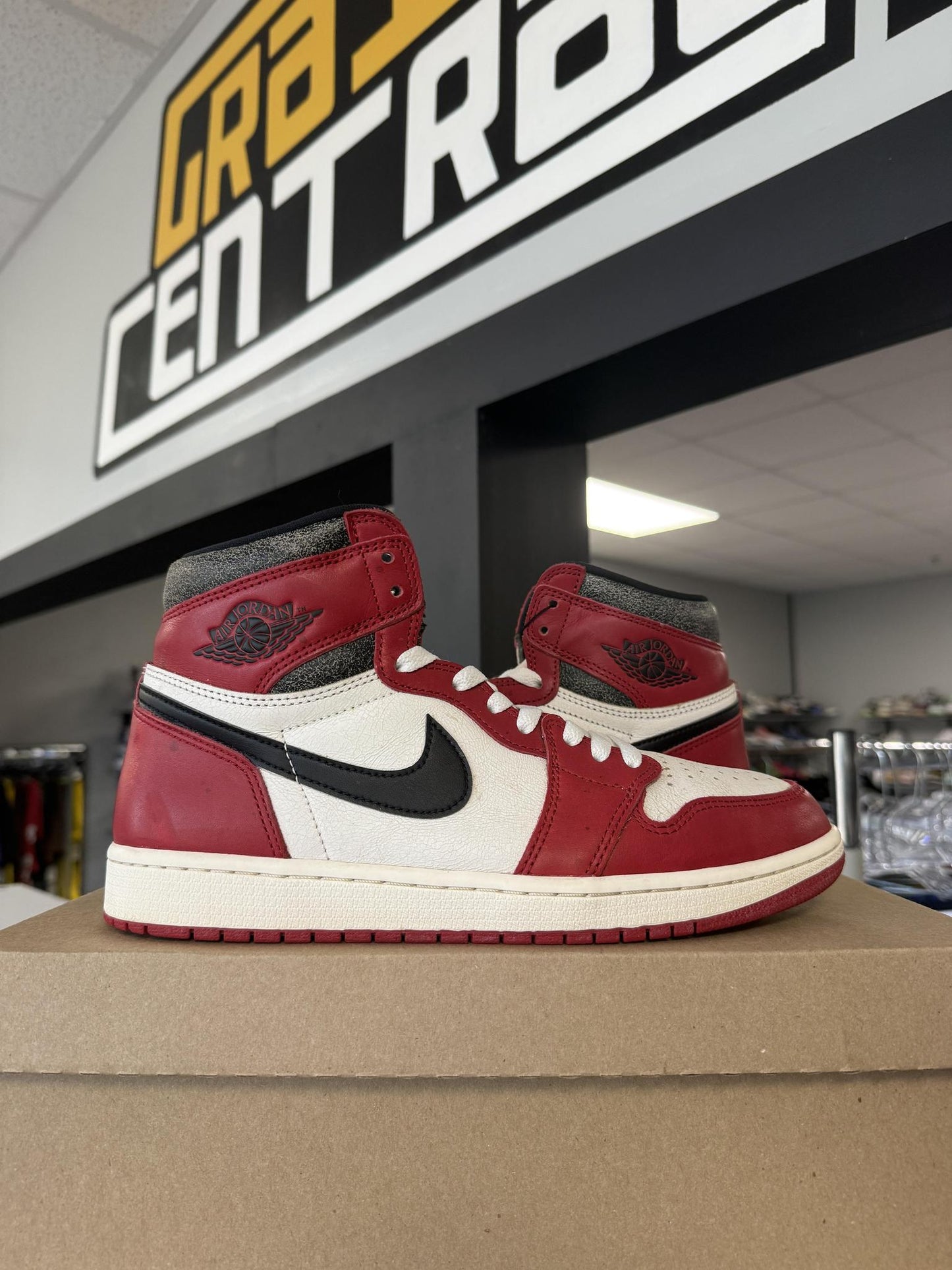 Jordan 1 "Lost and Found" Used Size 9.5