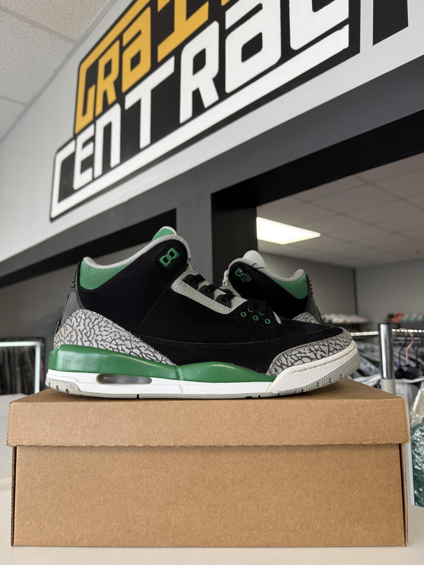 Jordan 3 "Pine Green" Used Size 13