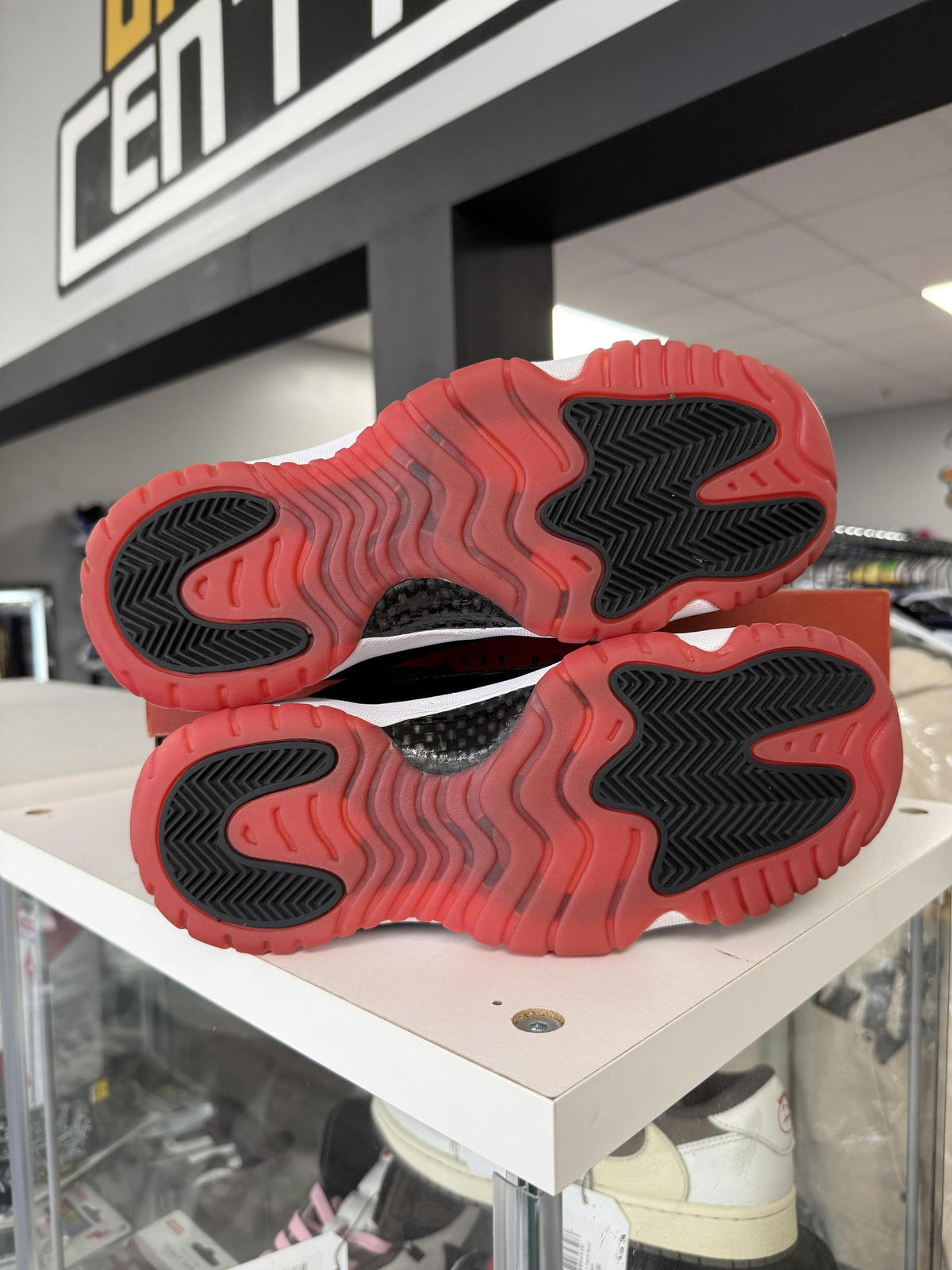 Jordan 11 "Bred" Low Used Size 6.5Y/8W