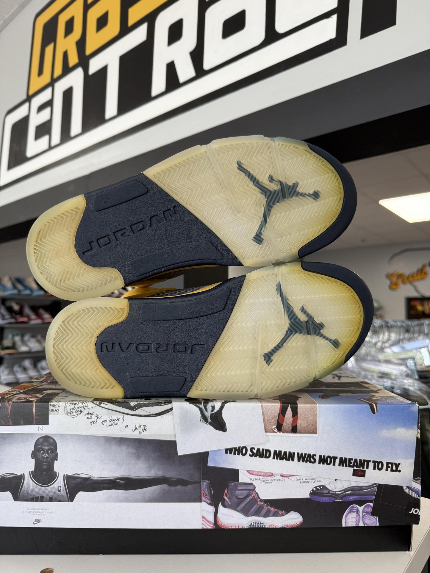 Jordan 5 "Michigan" Used Size 10