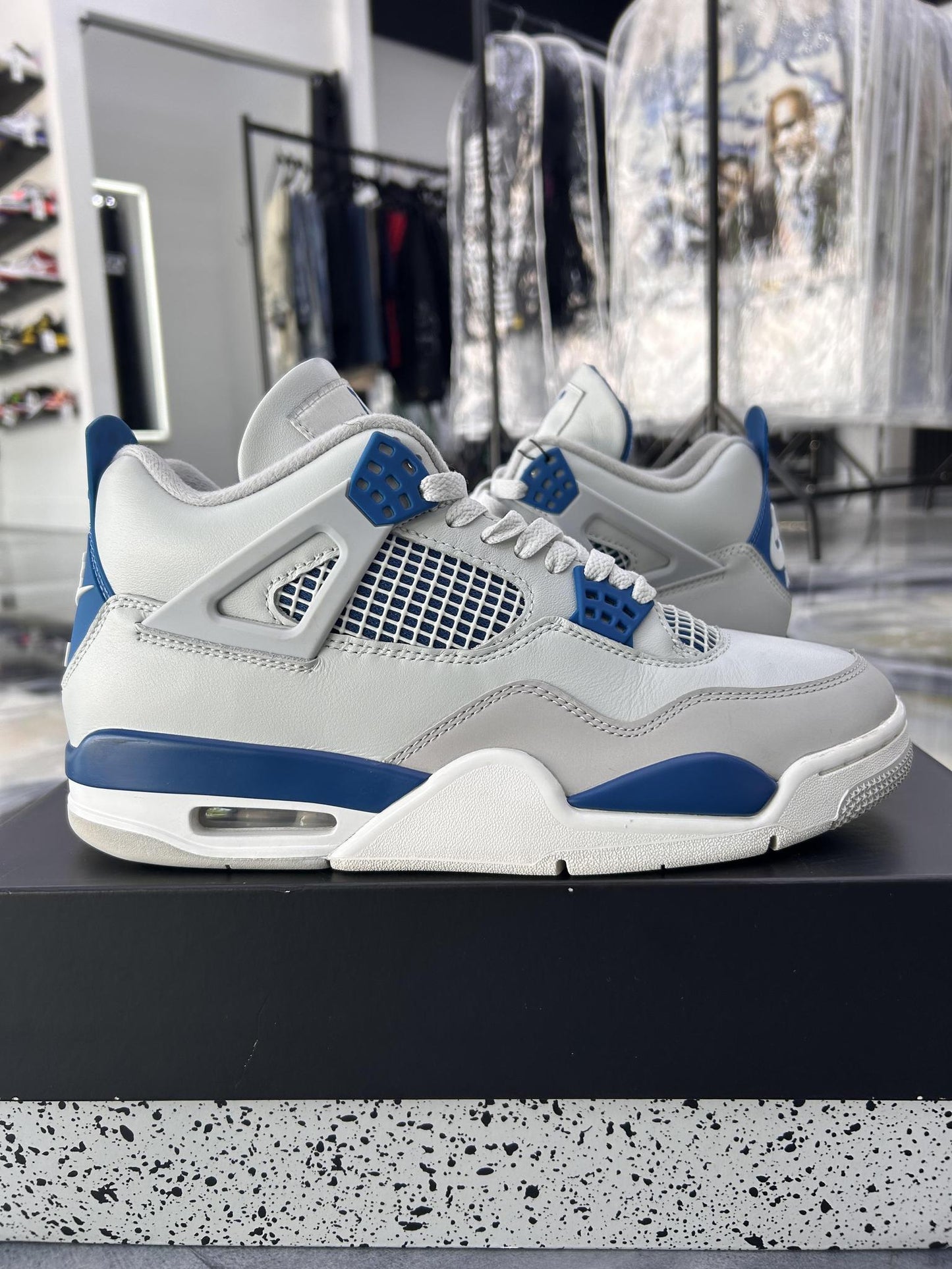 Jordan 4 "Military Blue" Used Size 9.5