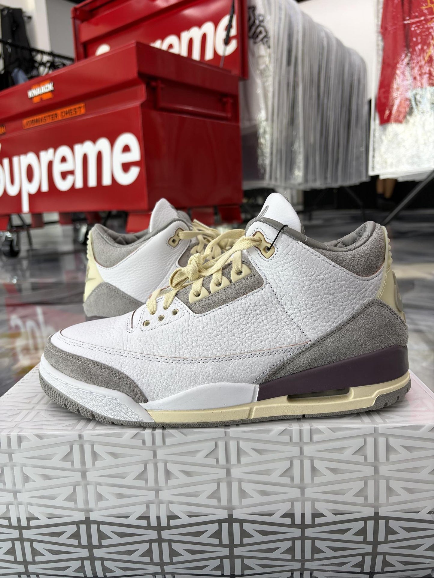 Jordan 3 A Ma Maniére Used Size 9.5