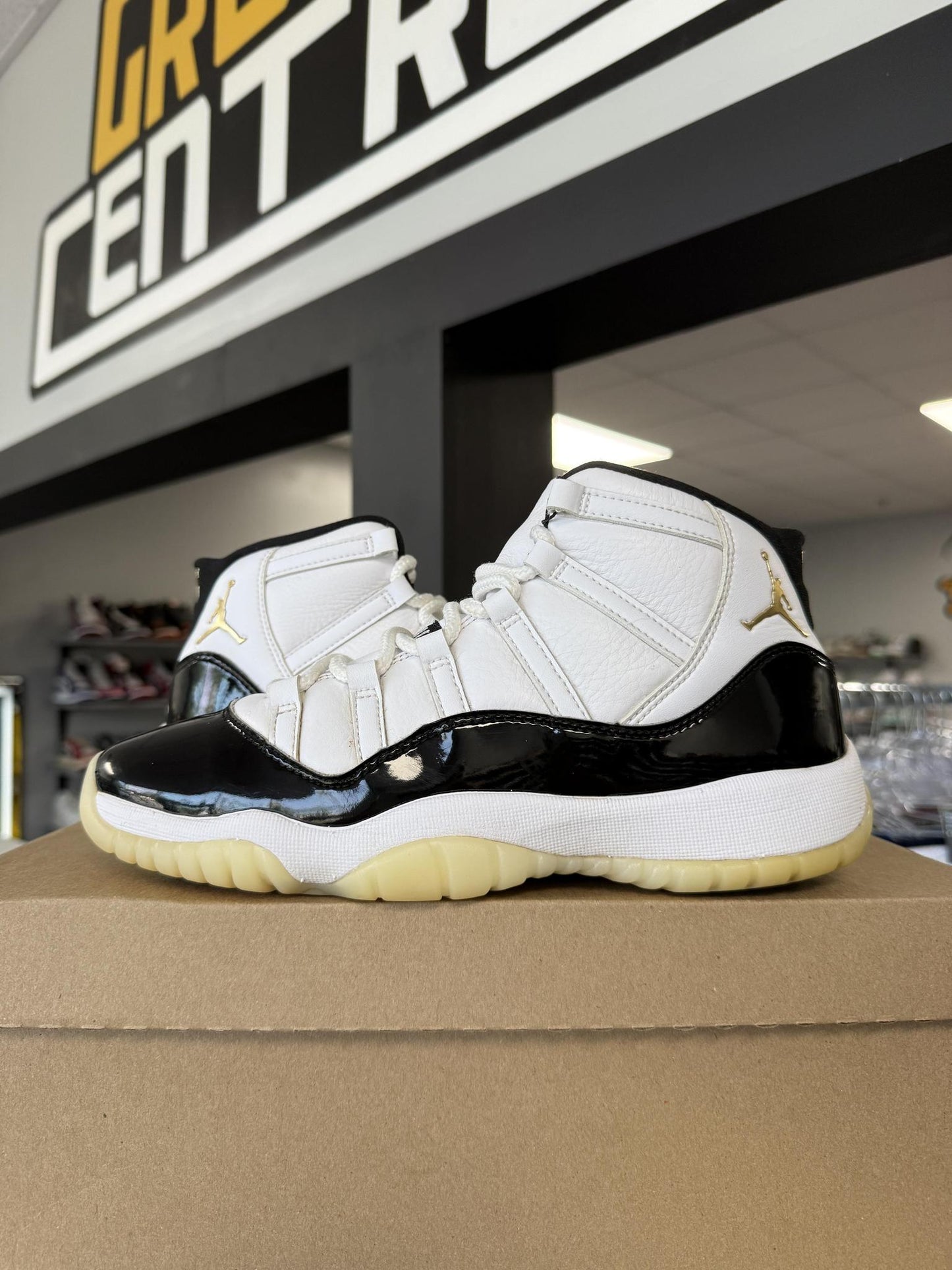 Jordan 11 "Gratitude" Used Size 7Y/8.5W