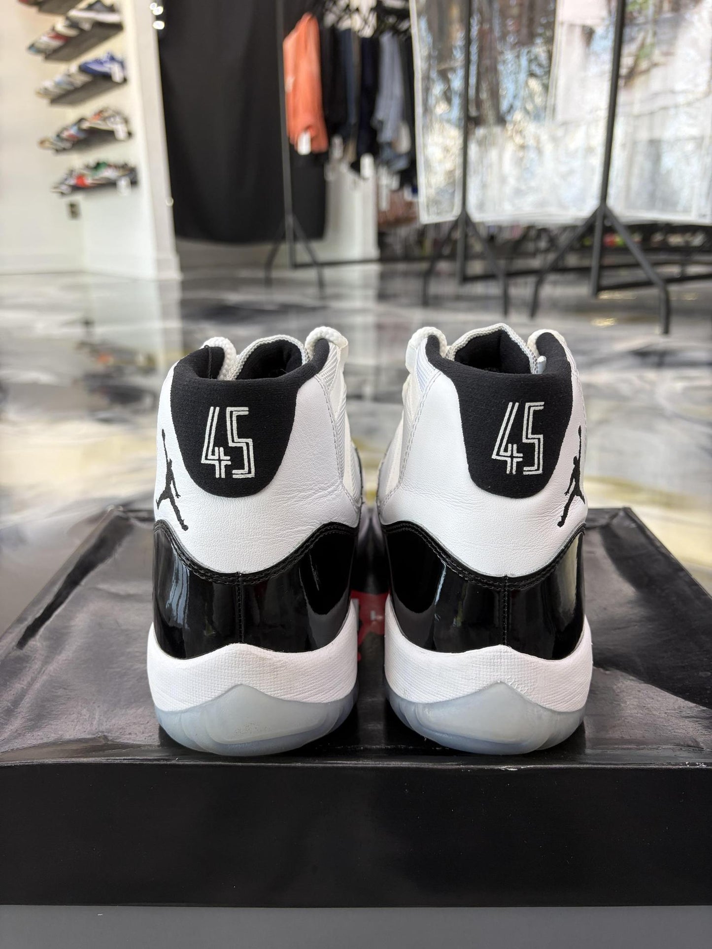 Jordan 11 "Concord" Used Size 10