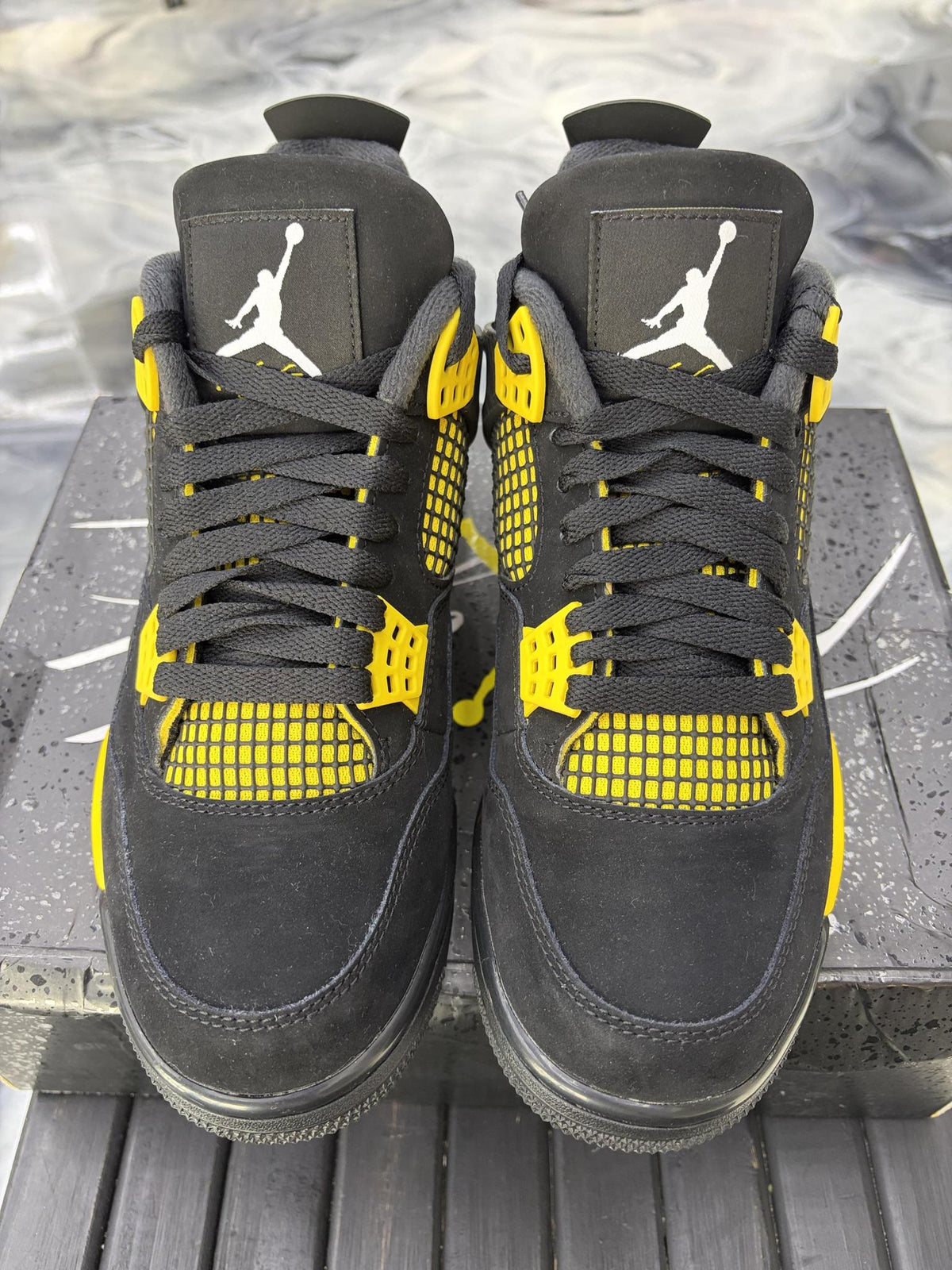 Jordan 4 "Thunder" Used Size 8.5
