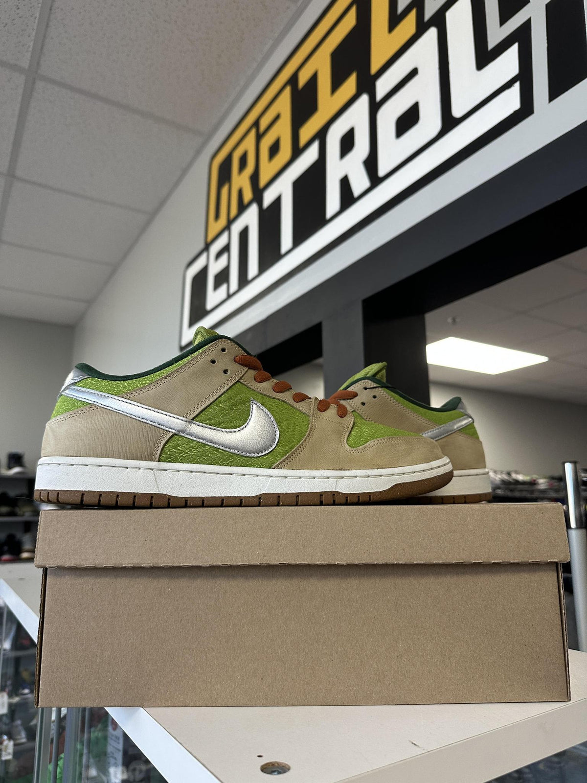 Nike SB Dunk Low "Escargot" Size 13 Used