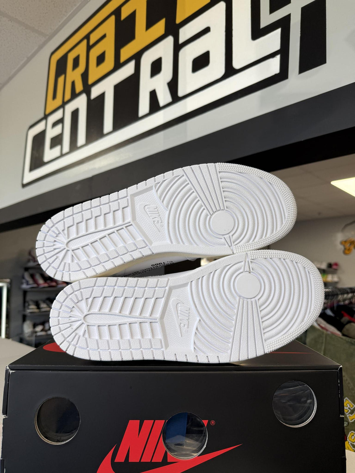 Jordan 1 x Virgil Abloh Archive "Alaska" Used Size 12