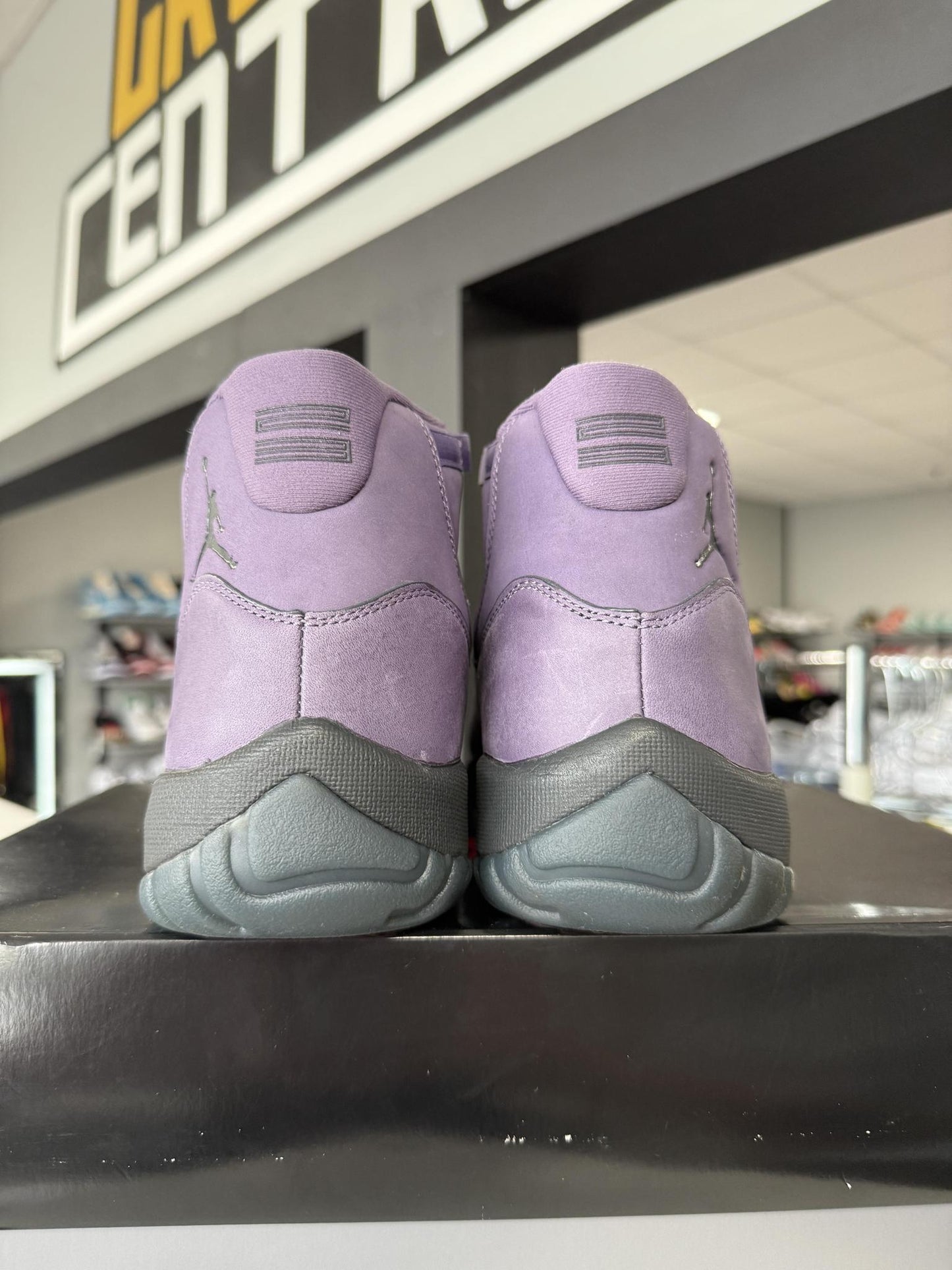 Jordan 11 "Mojave" Used Size 10