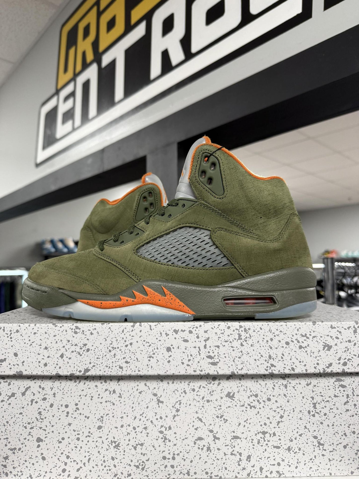 Jordan 5 "Olive" Used Size 10.5