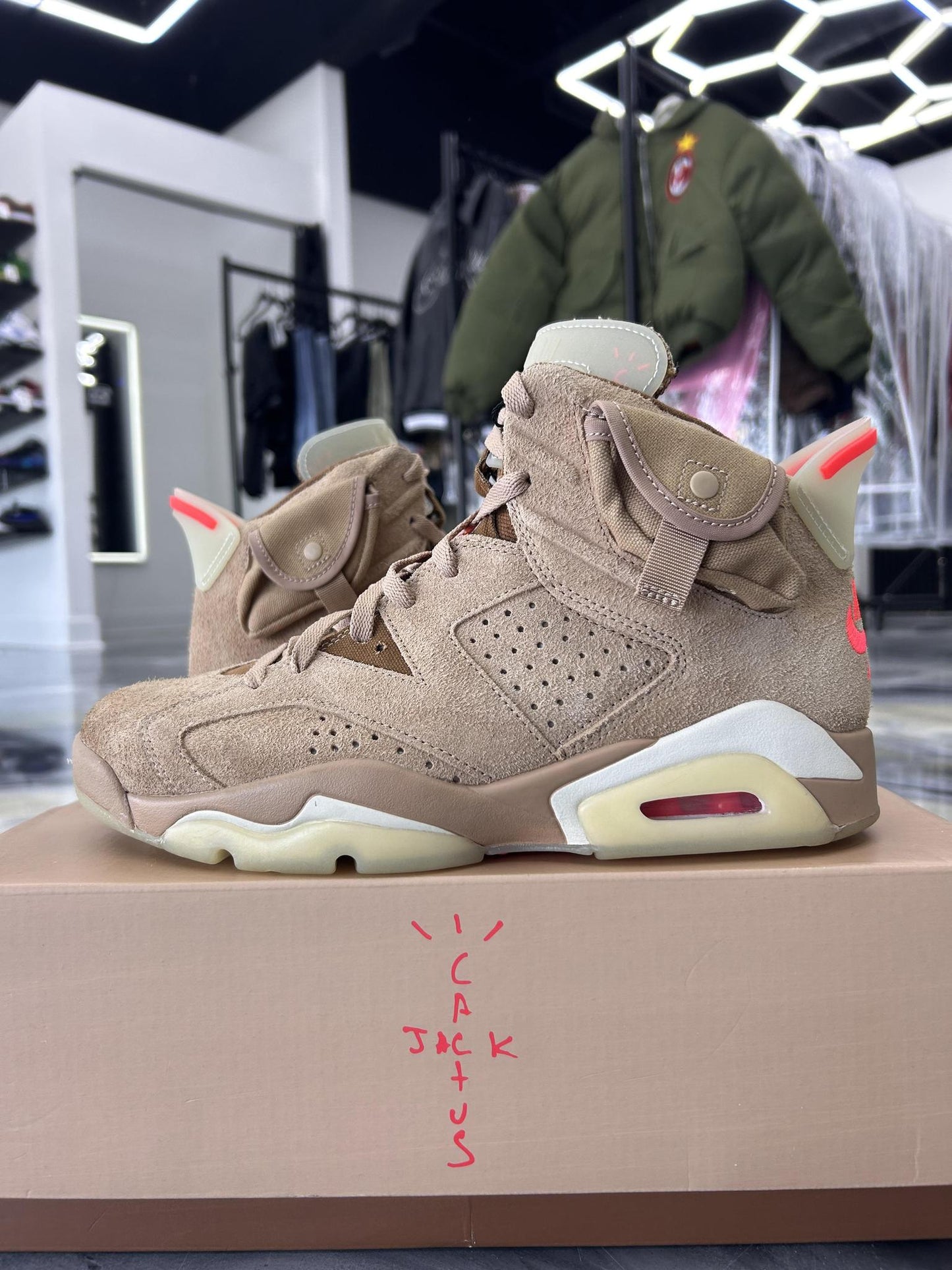 Jordan 6 Travis Scott "British Khaki" Used Size 9