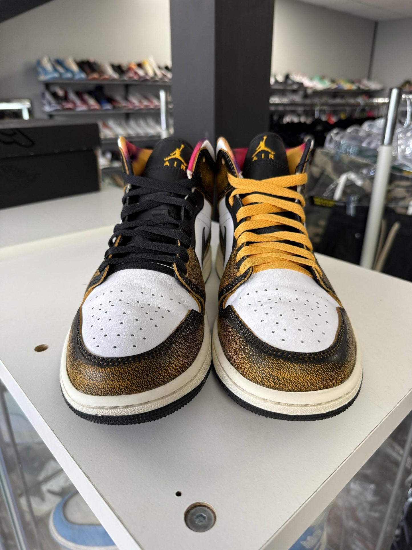 Jordan 1 Mid "Orange Wear Away" Used Size 9.5