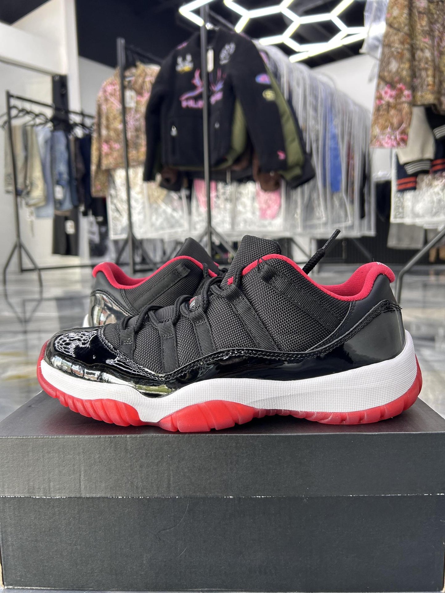 Jordan 11 "Bred" Low Used Size 9