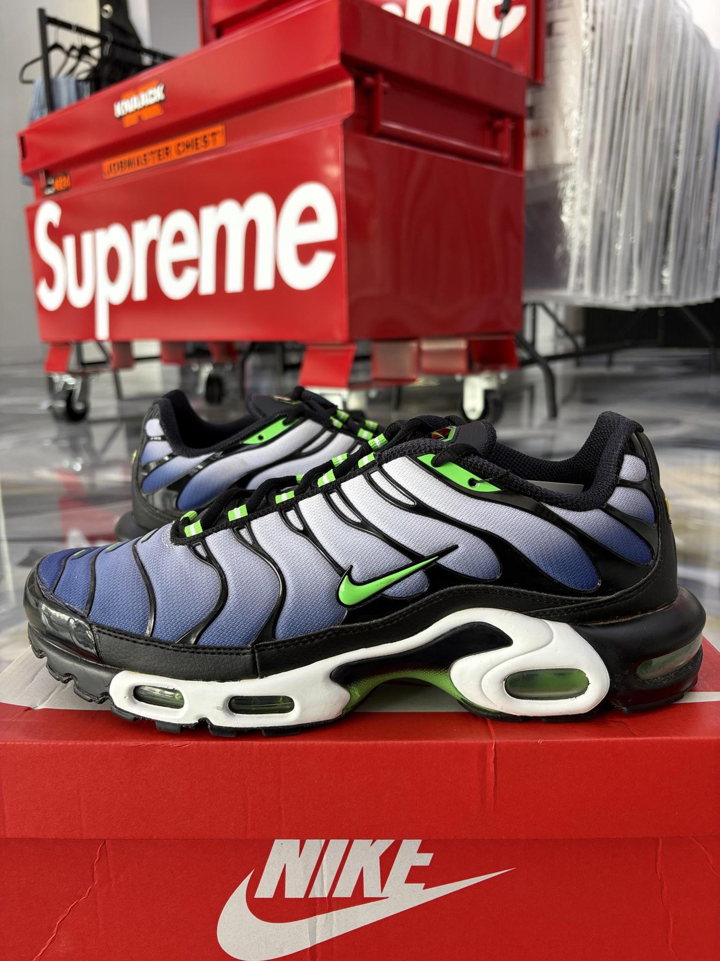 Nike Air Max Plus "Navy Green" Used Size 11