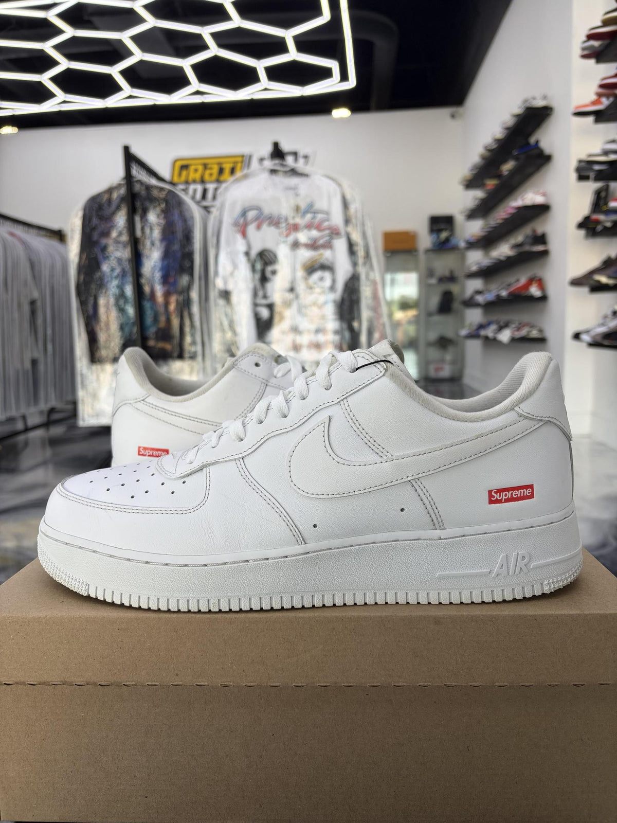Nike Air Force 1 Supreme "White" Used Size 12
