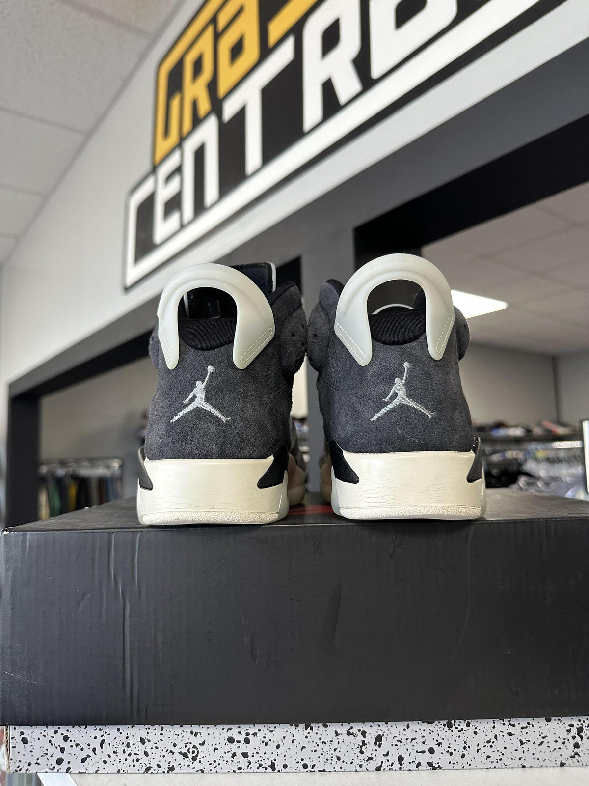 Jordan 6 Tech Chrome Used