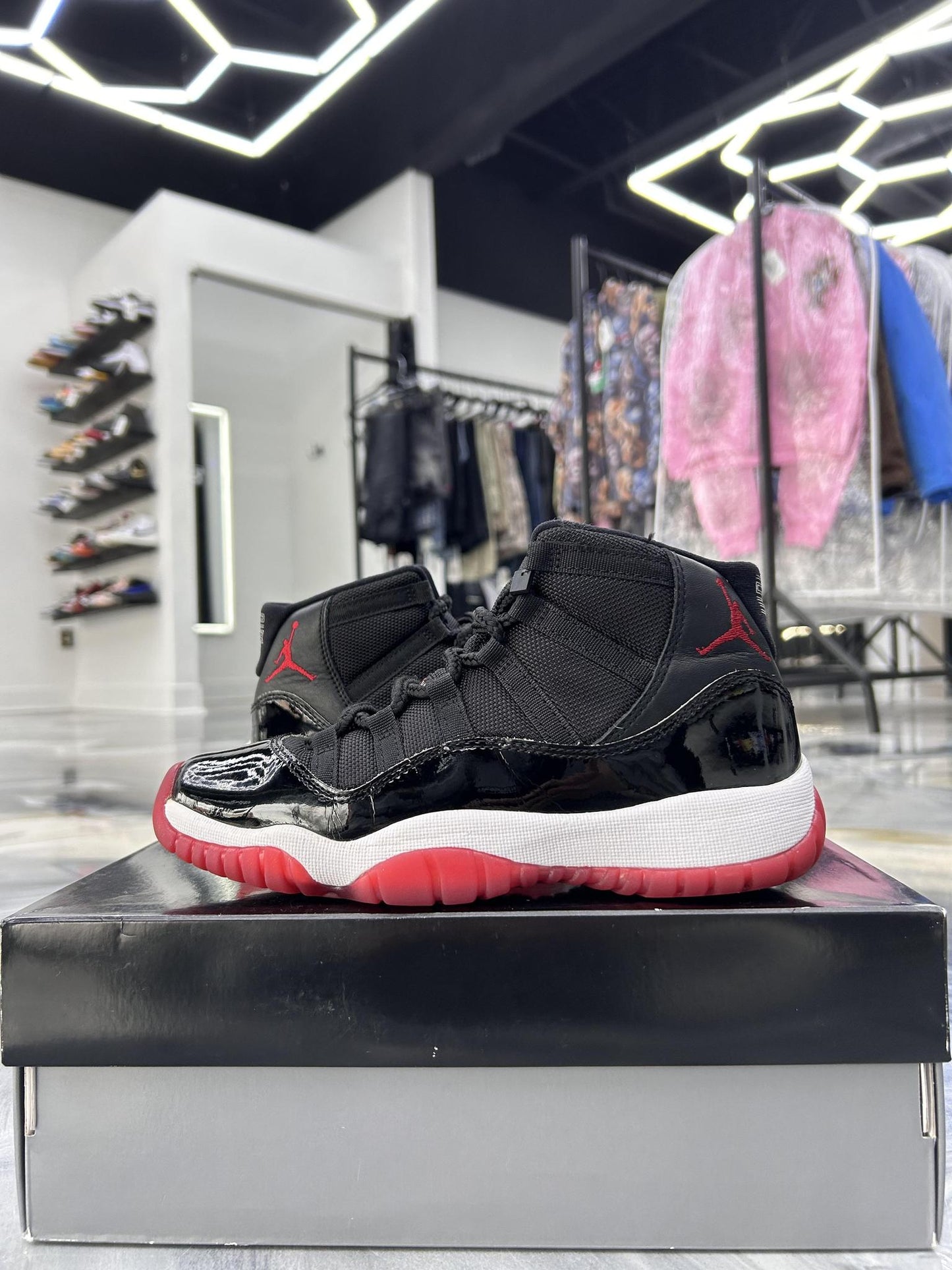 Jordan 11 Bred Used Size 4.5Y/6W