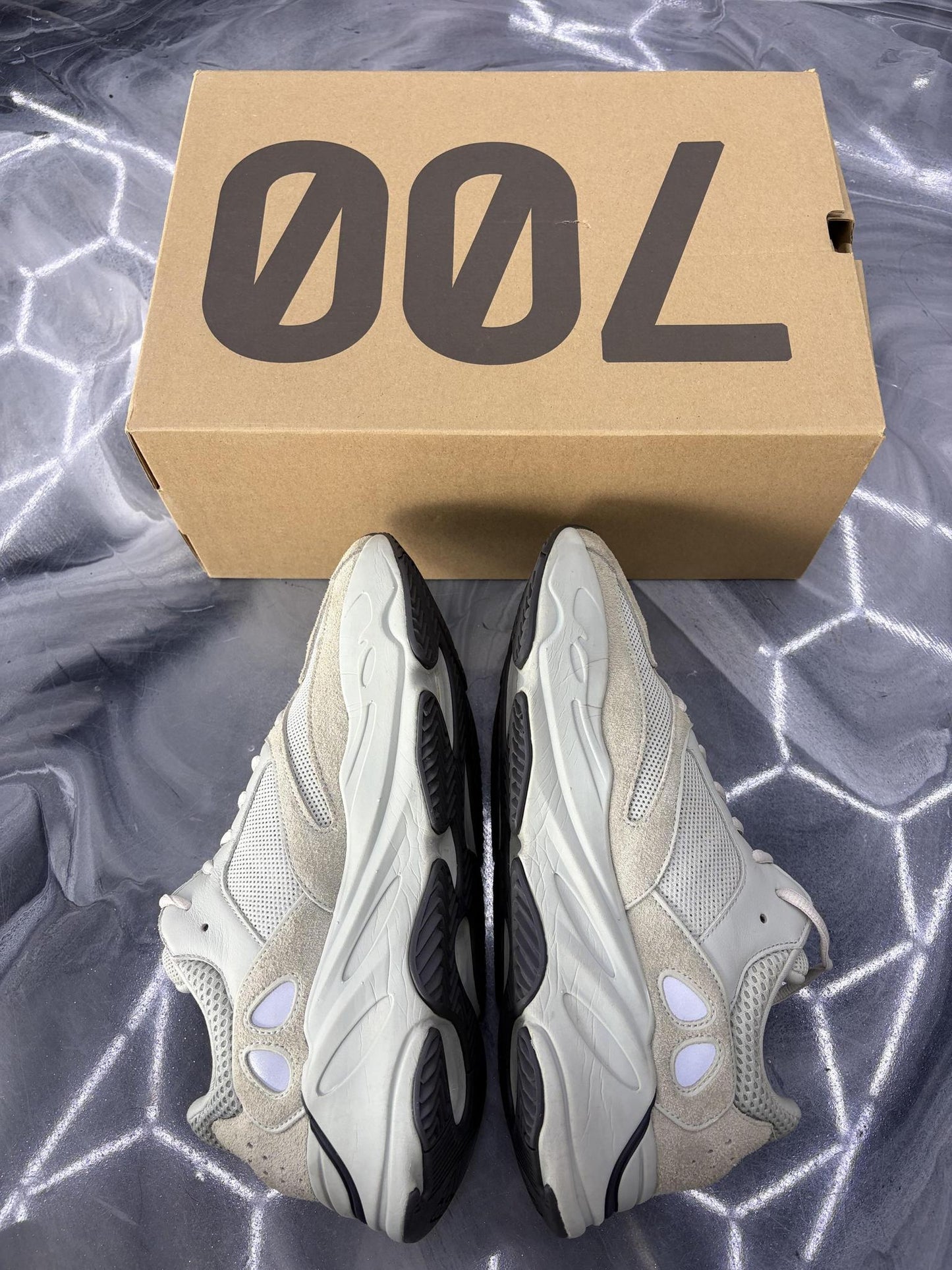 Adidas Yeezy 700 "Salt" Used Size 12