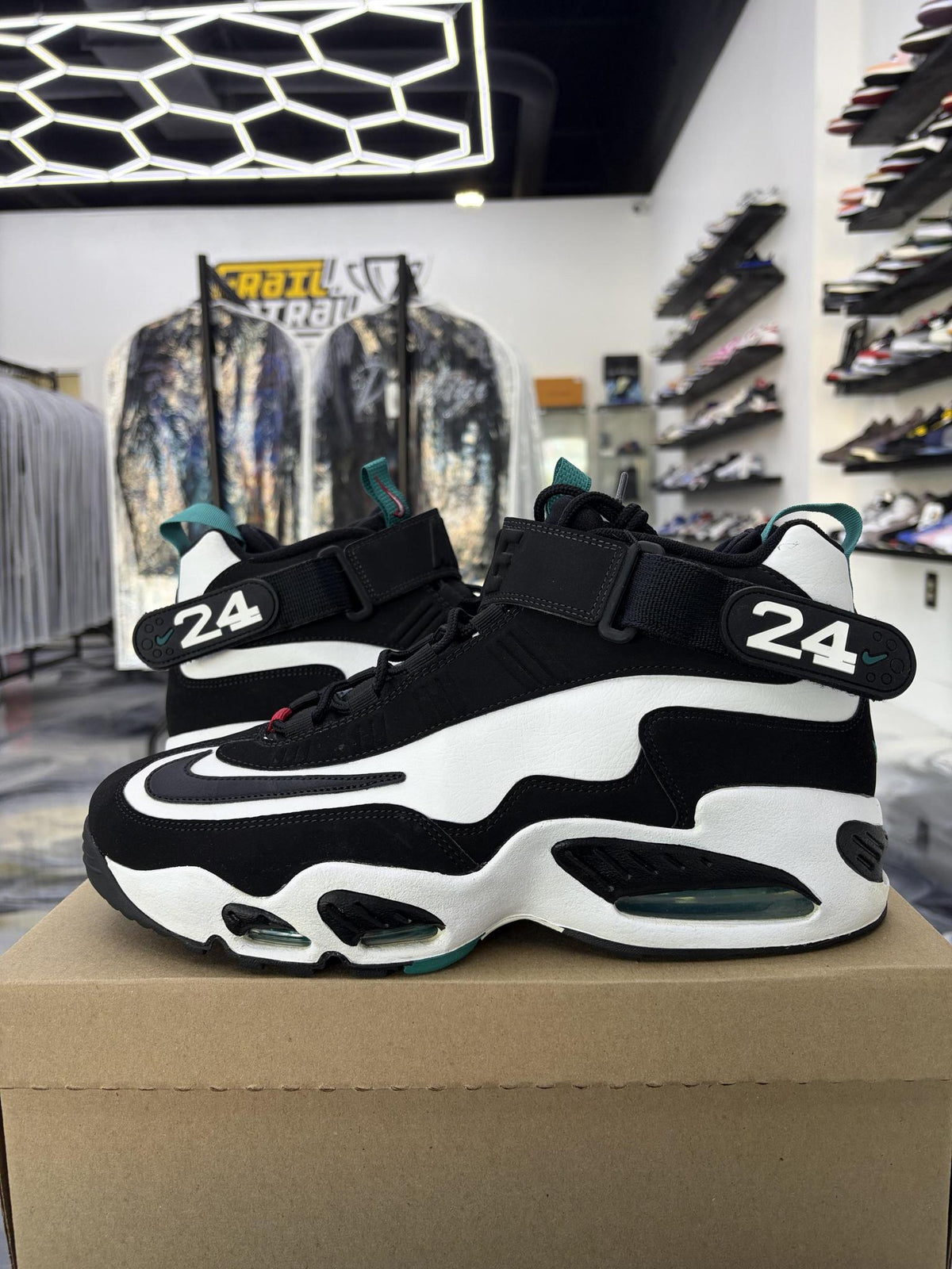 Nike Air Griffey Max 1 "Freshwater" 2021 Used Size 12