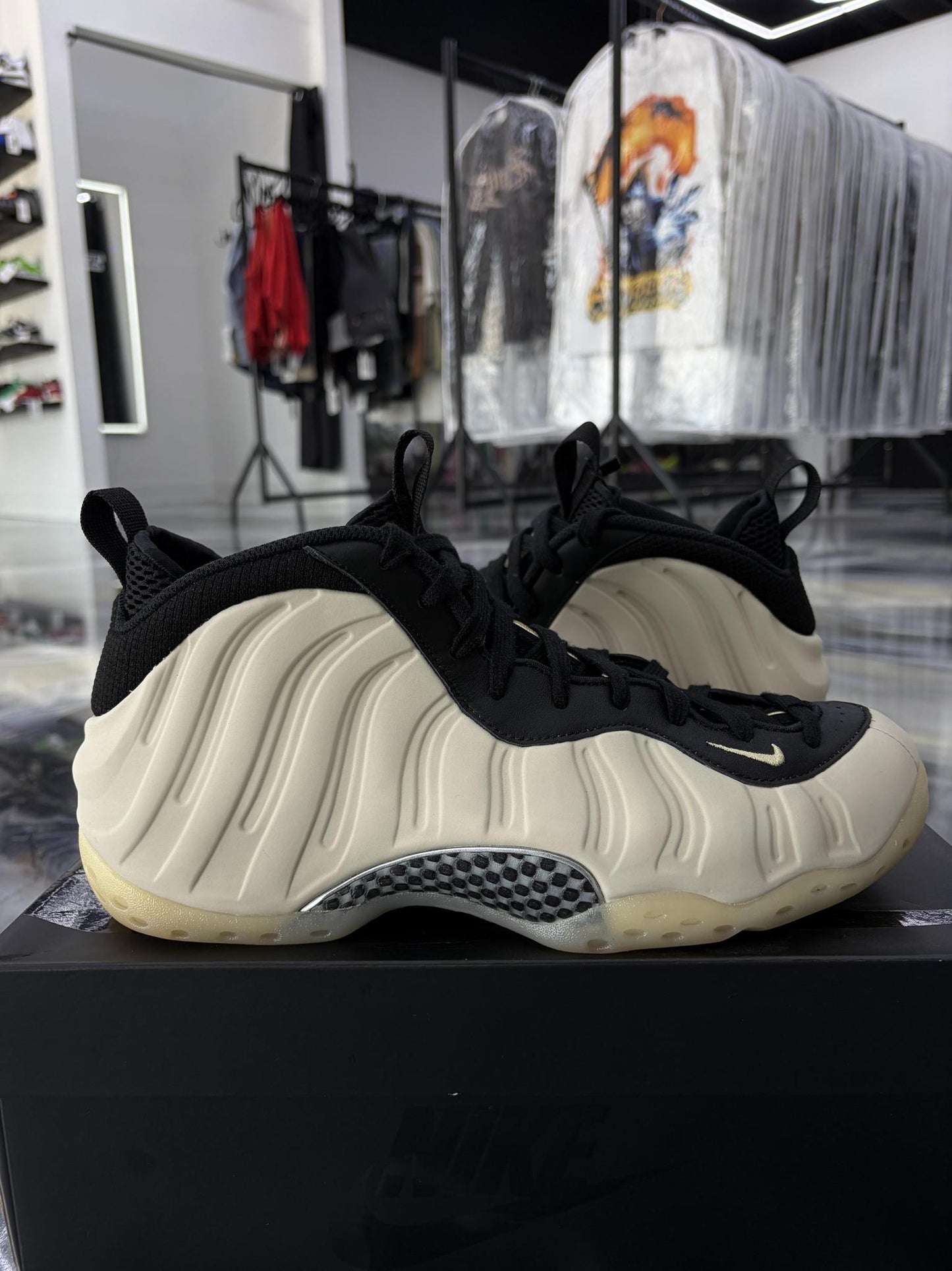 Nike Air Foamposite "Light Orewood" Used Size 10