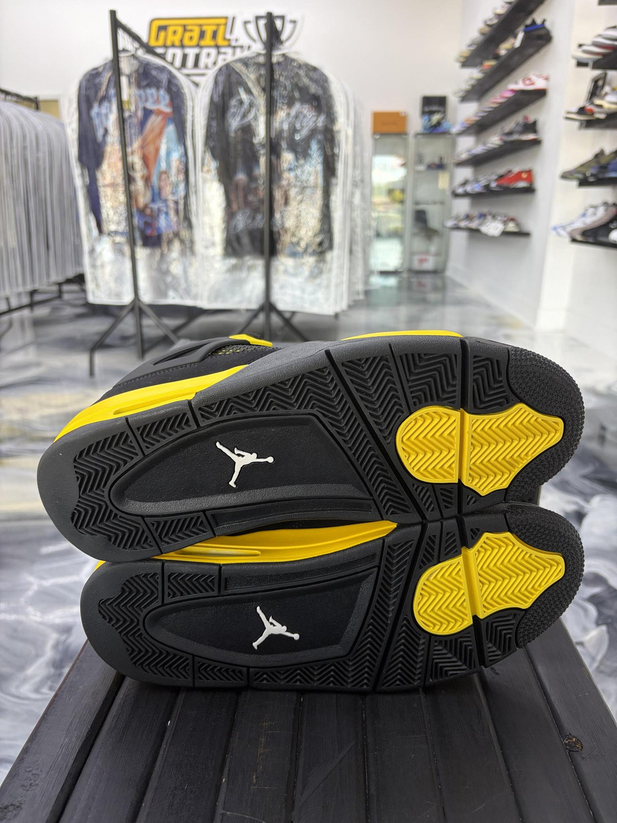 Jordan 4 "Thunder" Used Size 10.5
