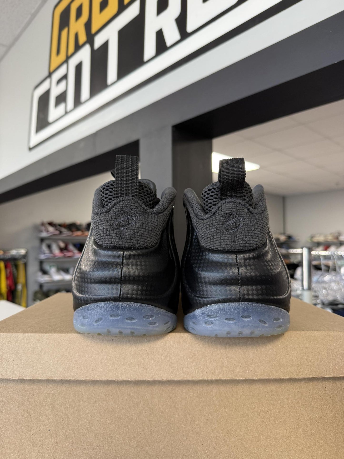 Nike Foamposite "Carbon Fiber" Used Size 12