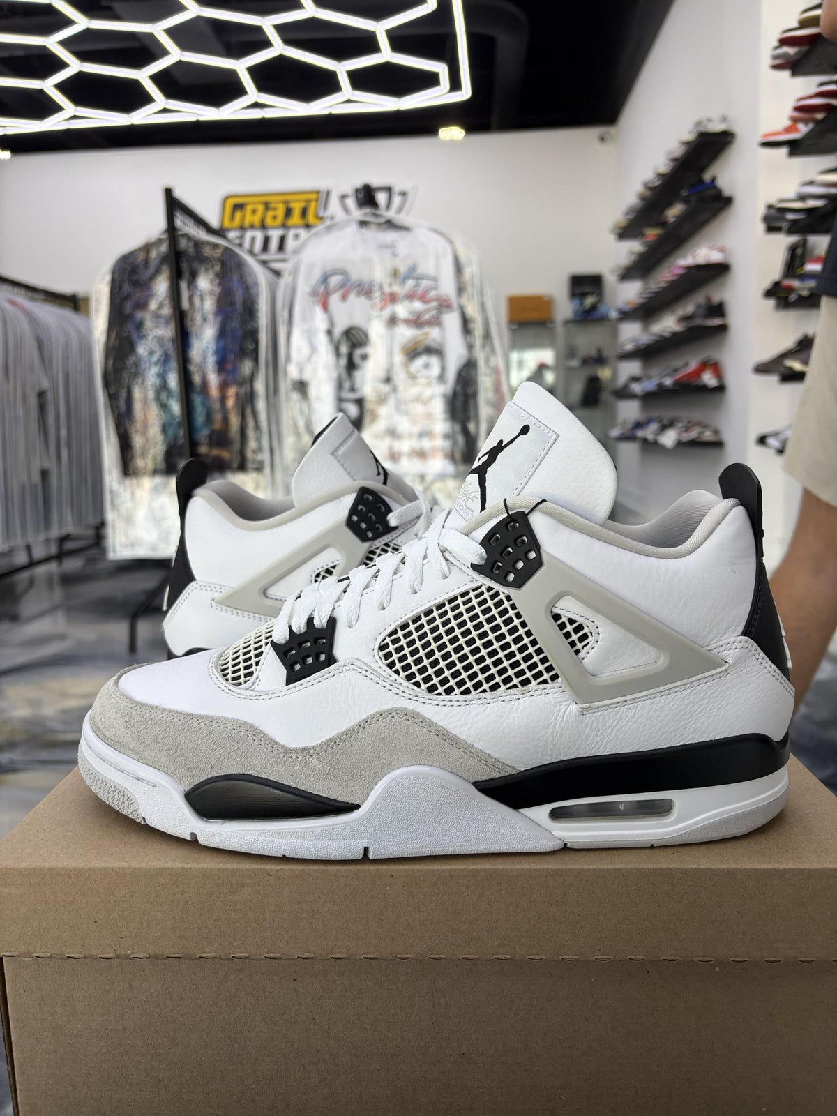 Jordan 4 "Military Black" Used Size 11.5