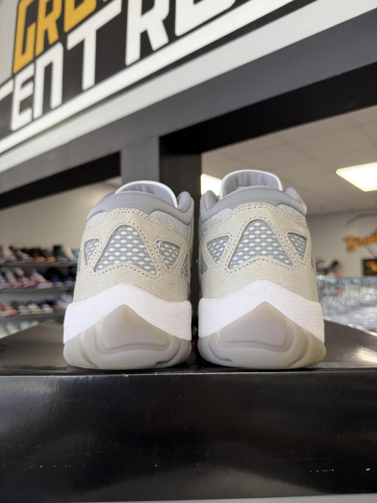 Jordan 11 Low IE "Grey" Used Size 13