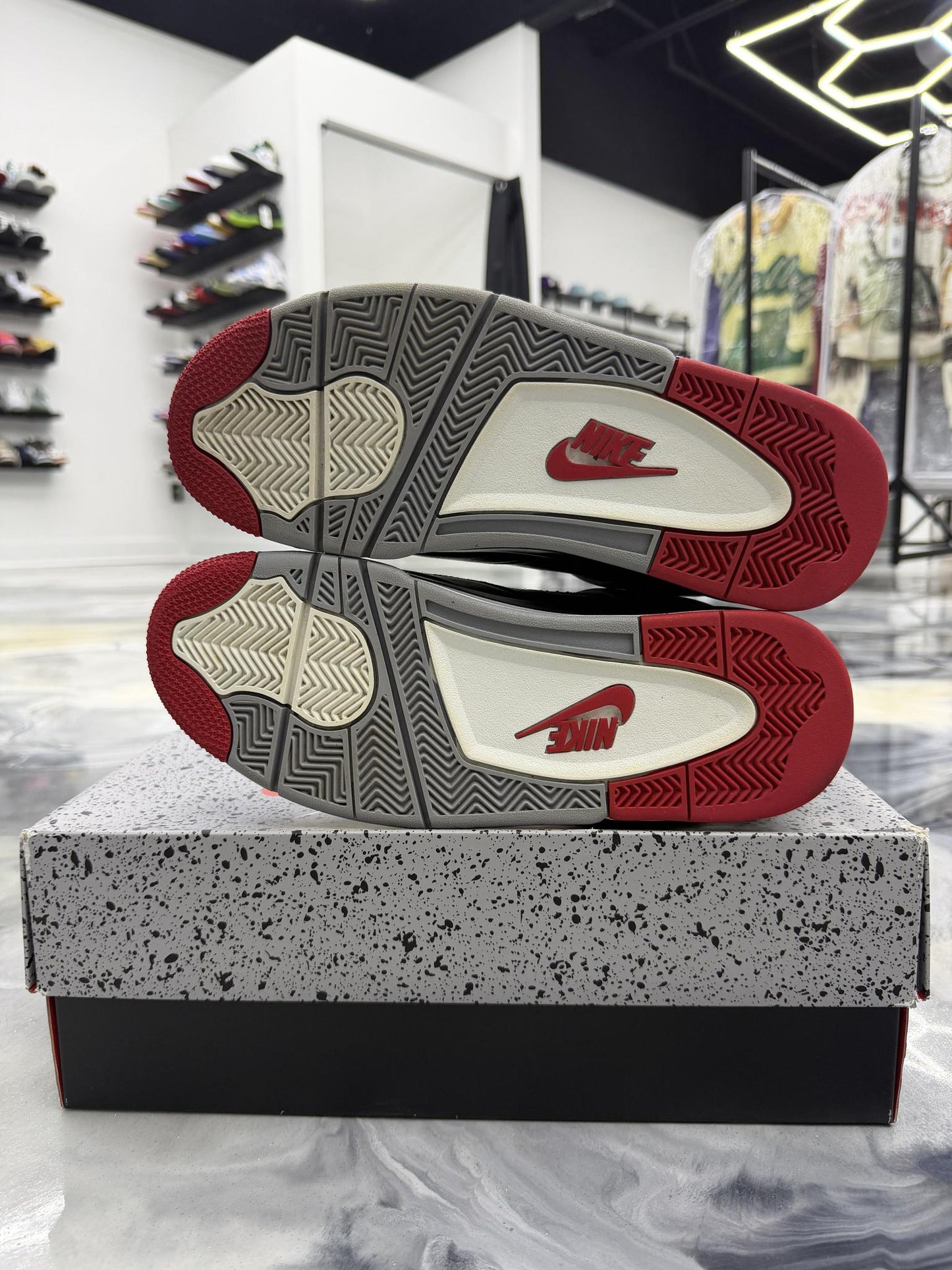 Jordan 4 Reimagined "Bred" Used Size 9.5