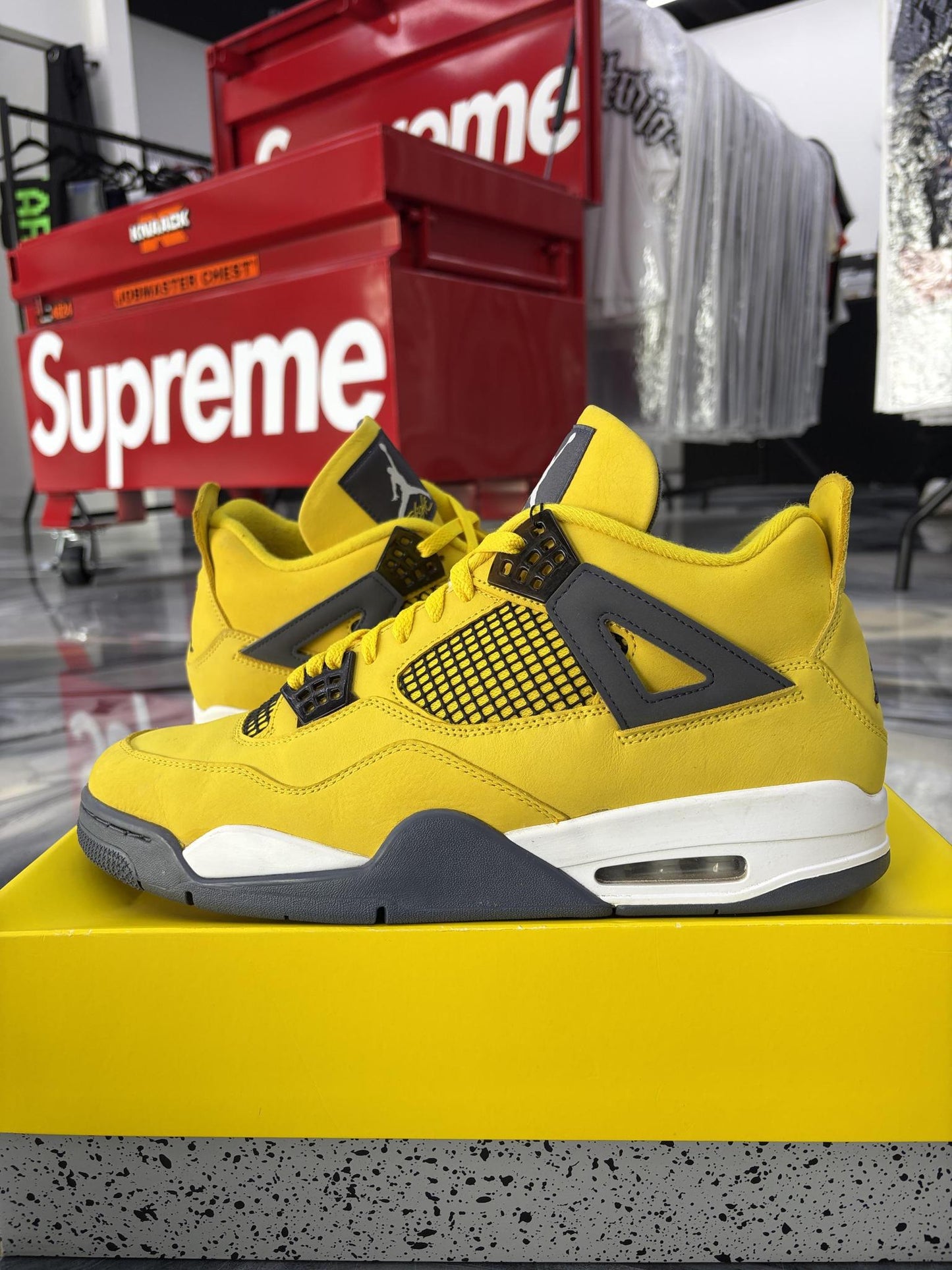 Jordan 4 "Lightning" Used Size 13