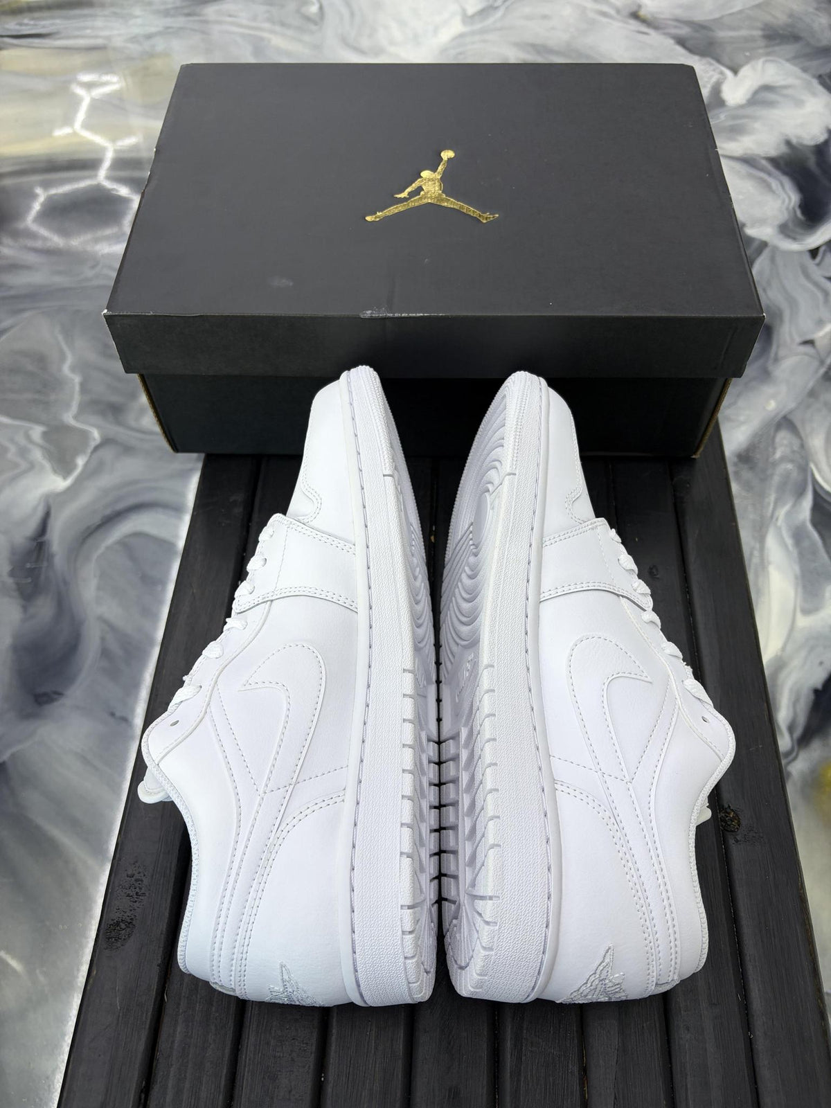 Jordan 1 Low "Triple White" Used Size 11