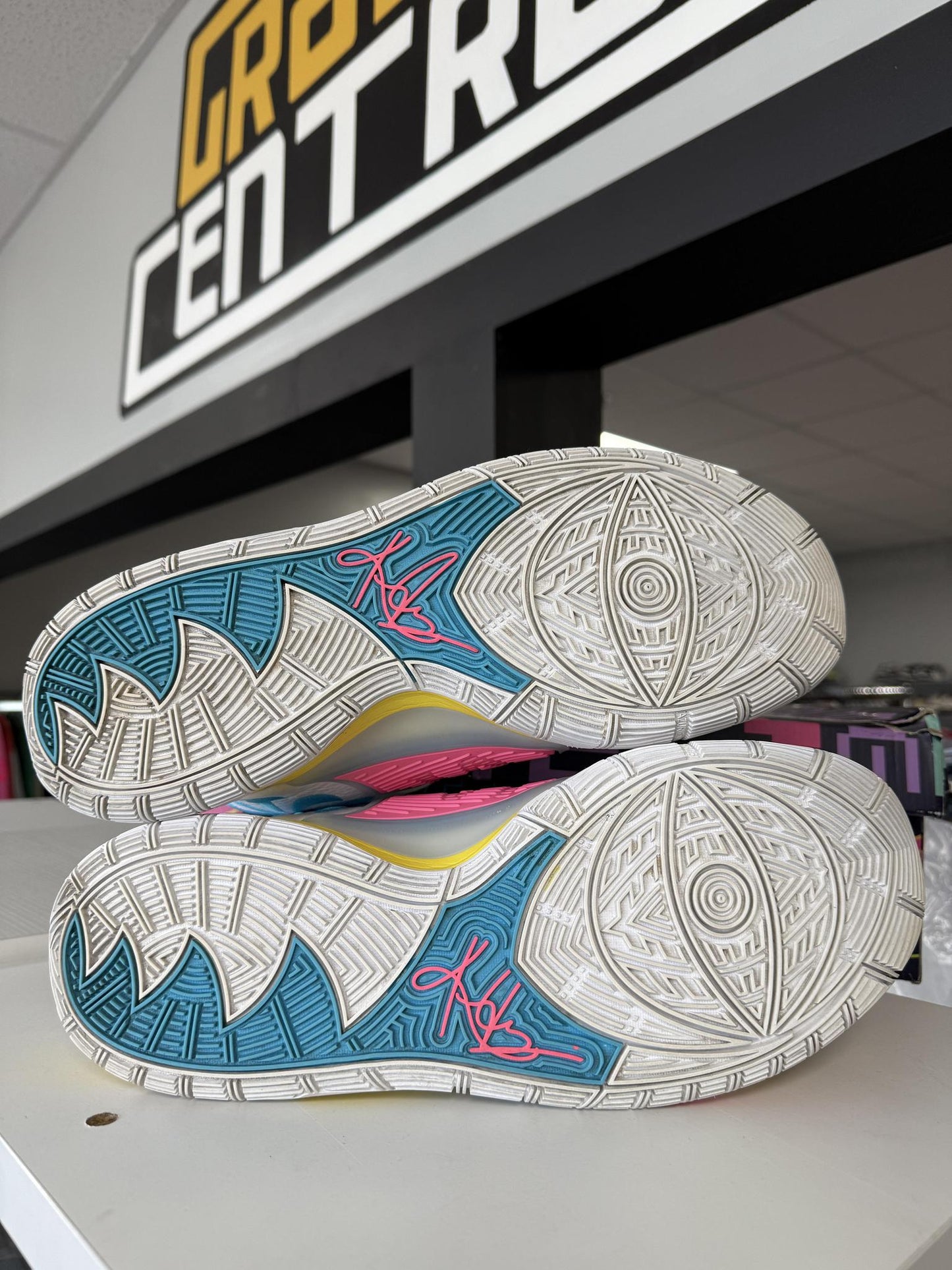 Nike Kyrie 6 "90s" Used Size 13