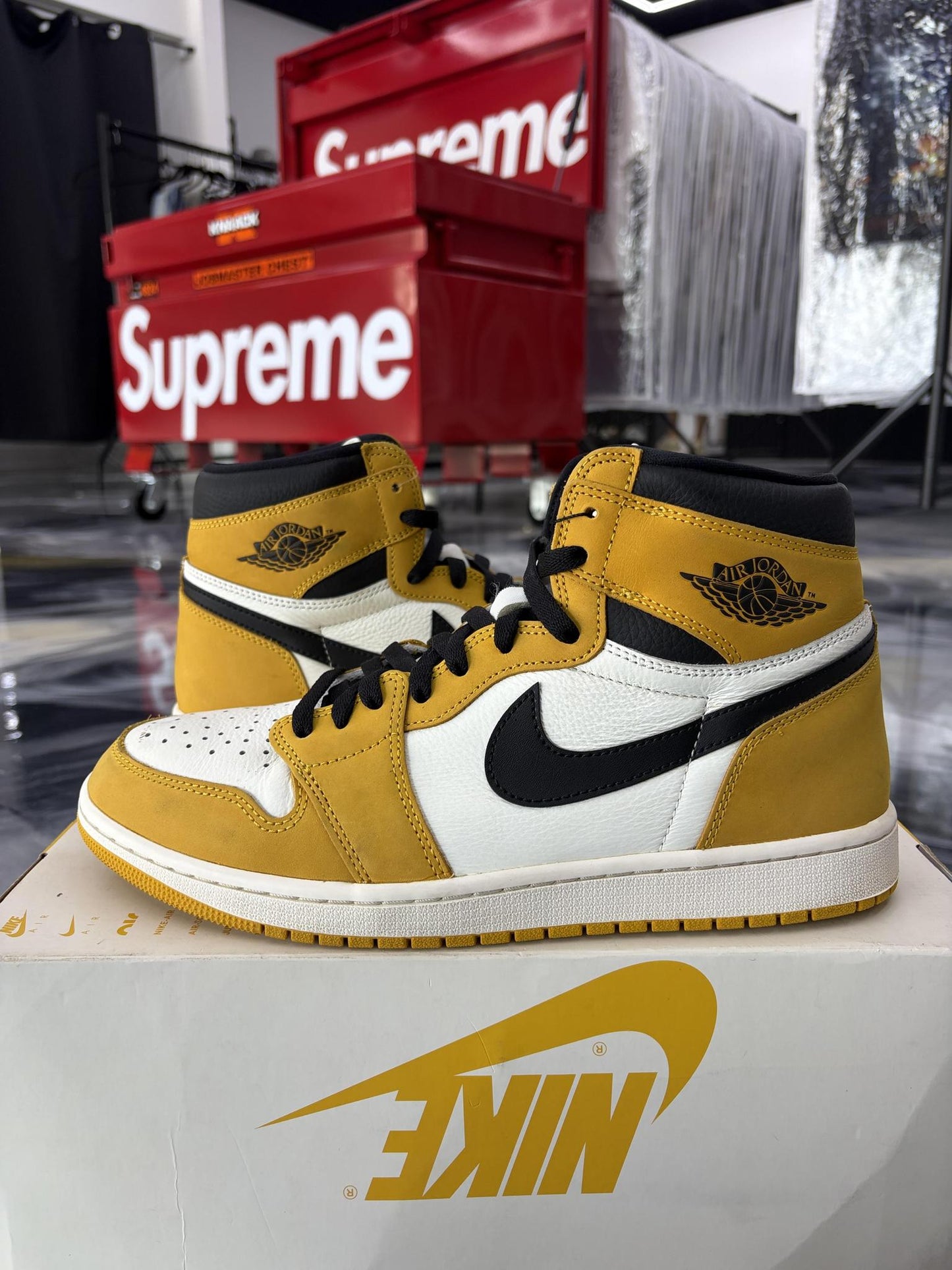 Jordan 1 High "Yellow Ochre" Used Size 11