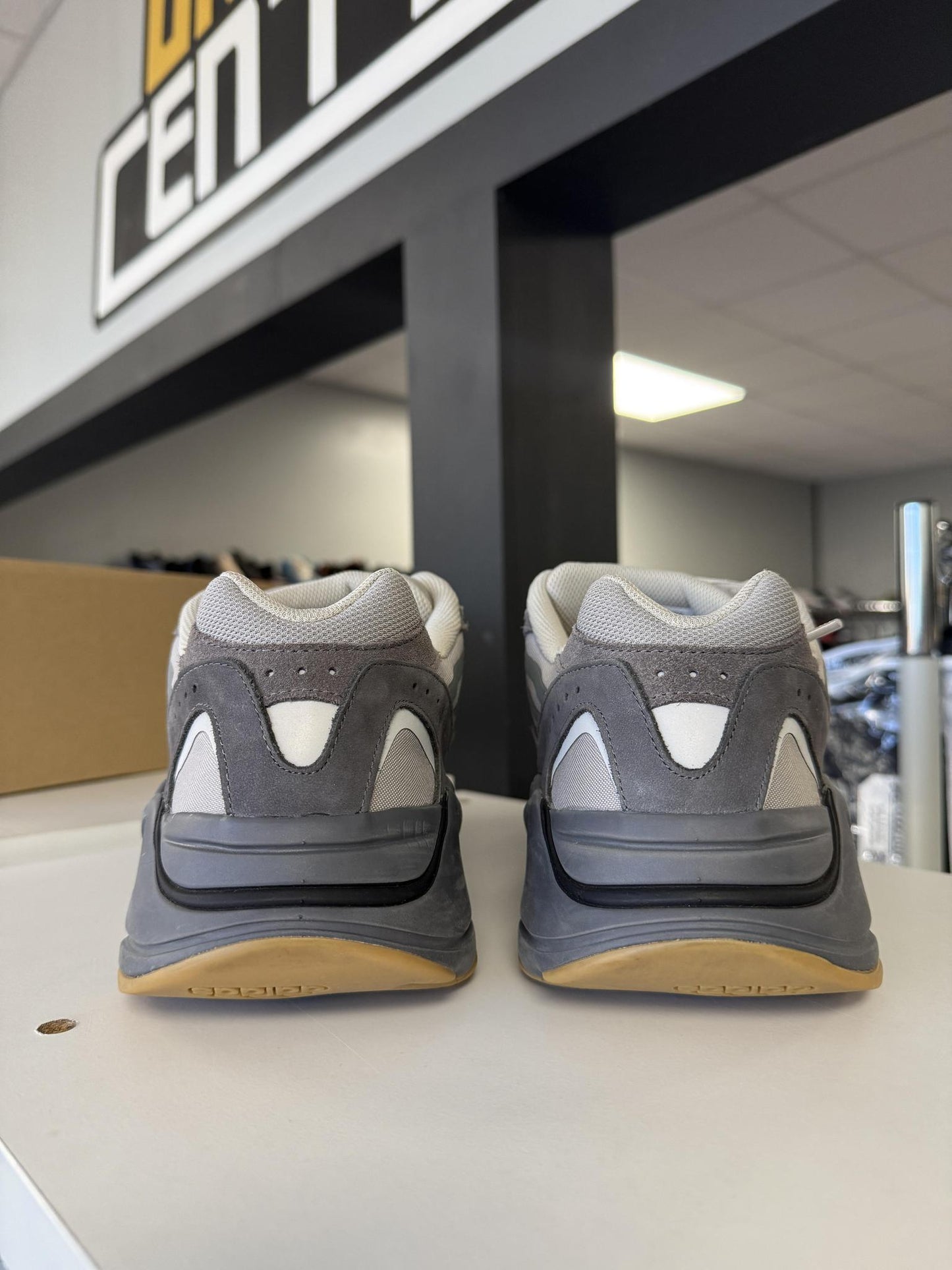 Yeezy 700 V2 "Tephra" Used Size 13.5