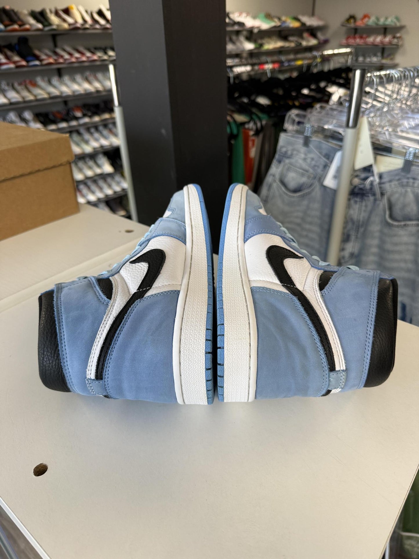 Jordan 1 "University Blue" Used Size 9