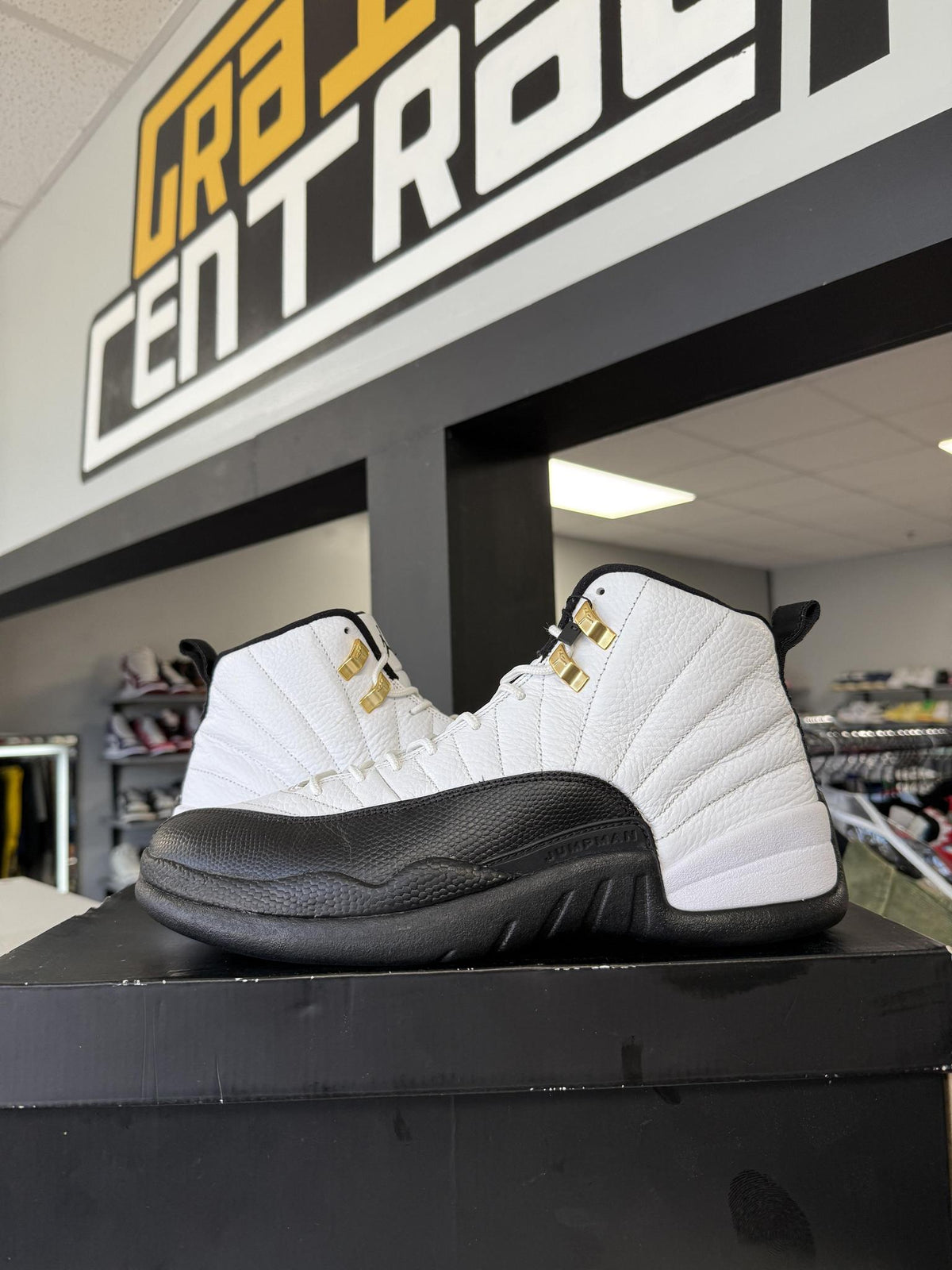 Jordan 12 "Taxi 2013" Used Size 9.5
