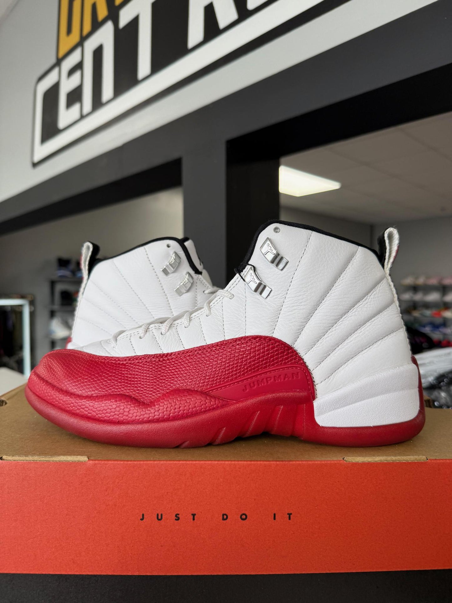 Jordan 12 "Cherry" Used Size 8
