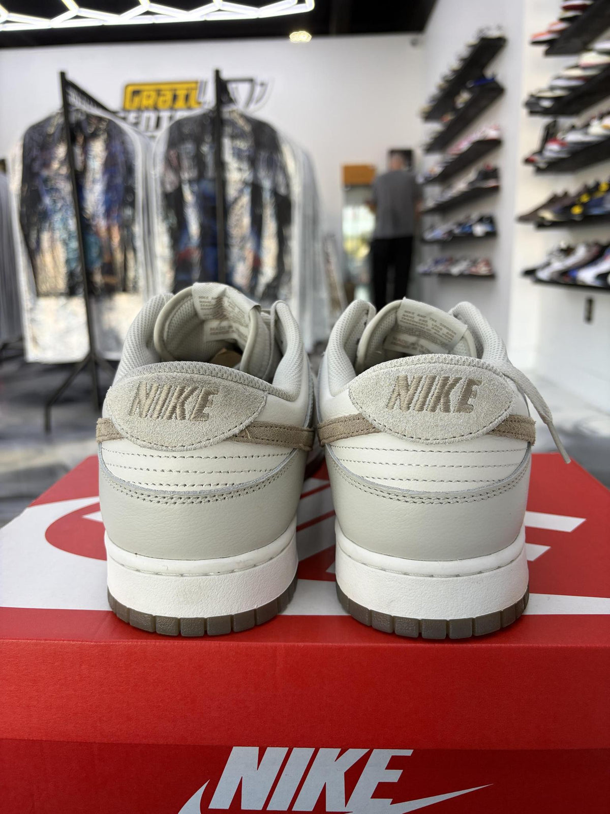 Dunk Low "Light Carbon" Used Size 14