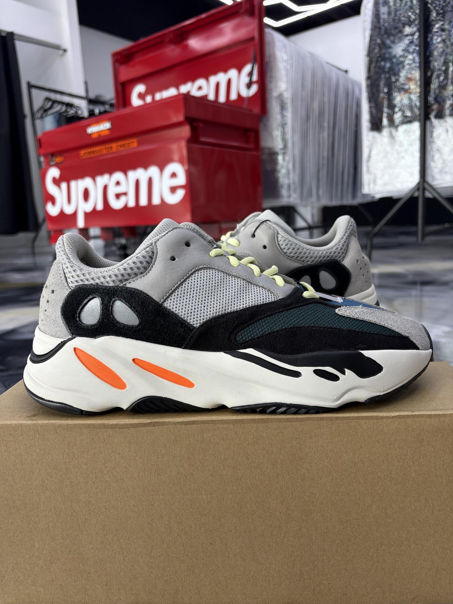 Yeezy 700 Boost "Wave Runner" Used Size 10