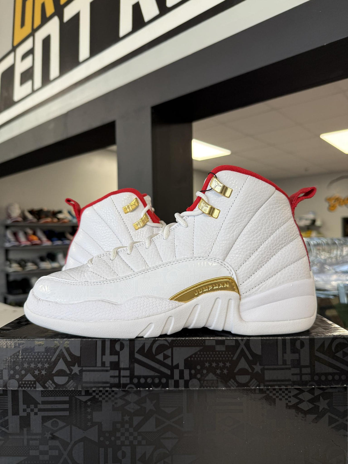 Jordan 12 "FIBA" Used Size 7Y/8.5W