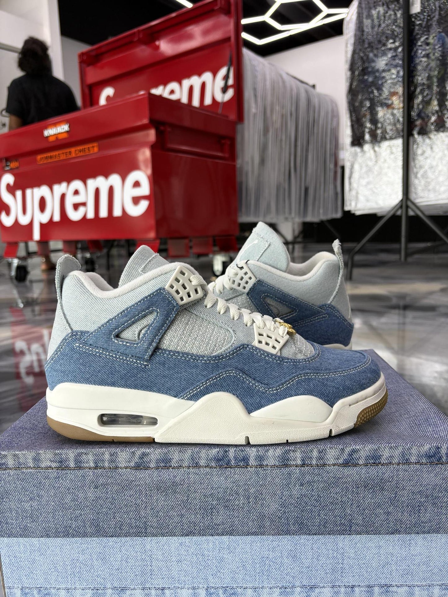 Jordan 4 "Denim" Used Size 7Y/8.5W