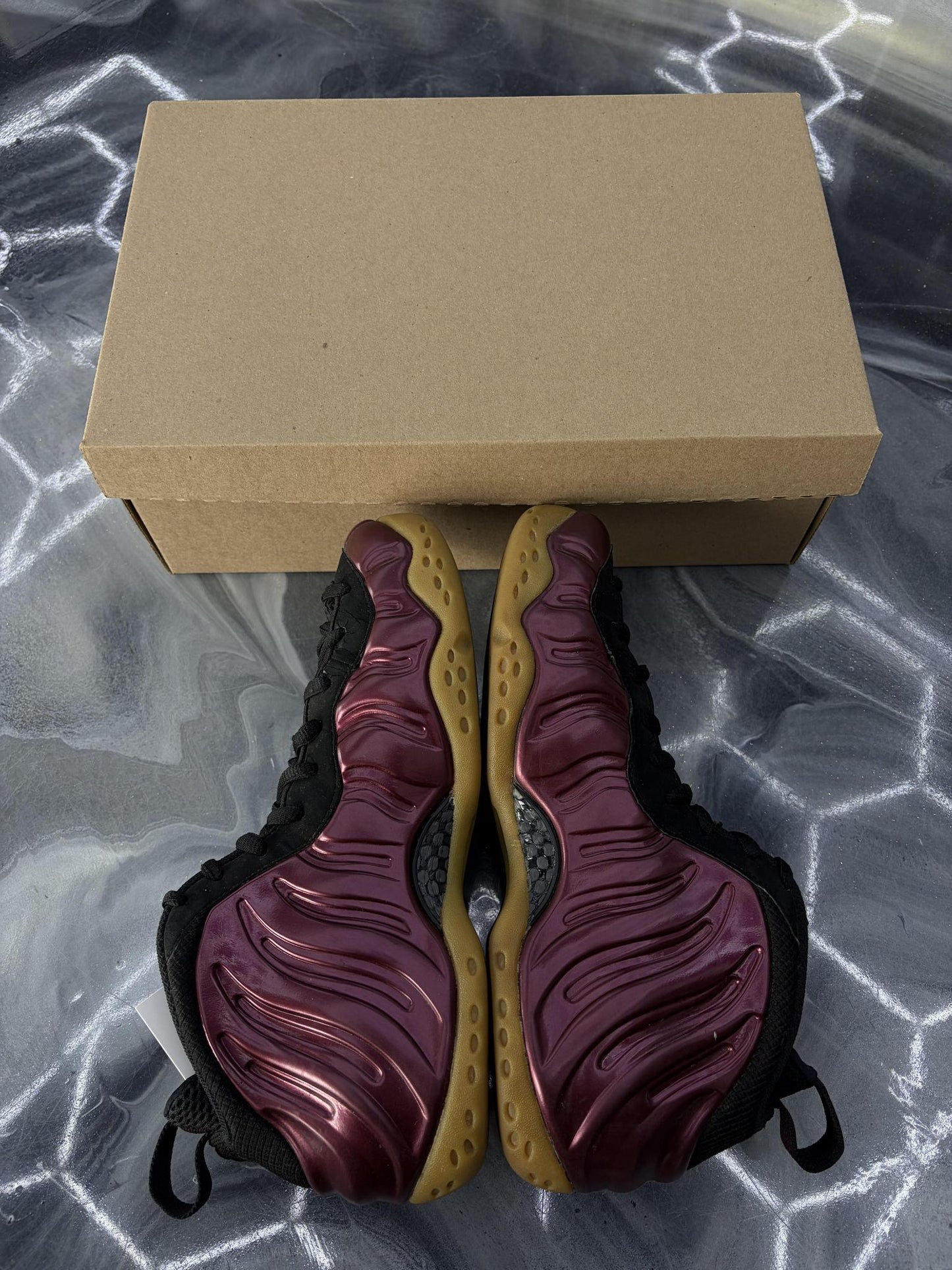 Nike Foamposite One "Maroon" Used Size 8.5